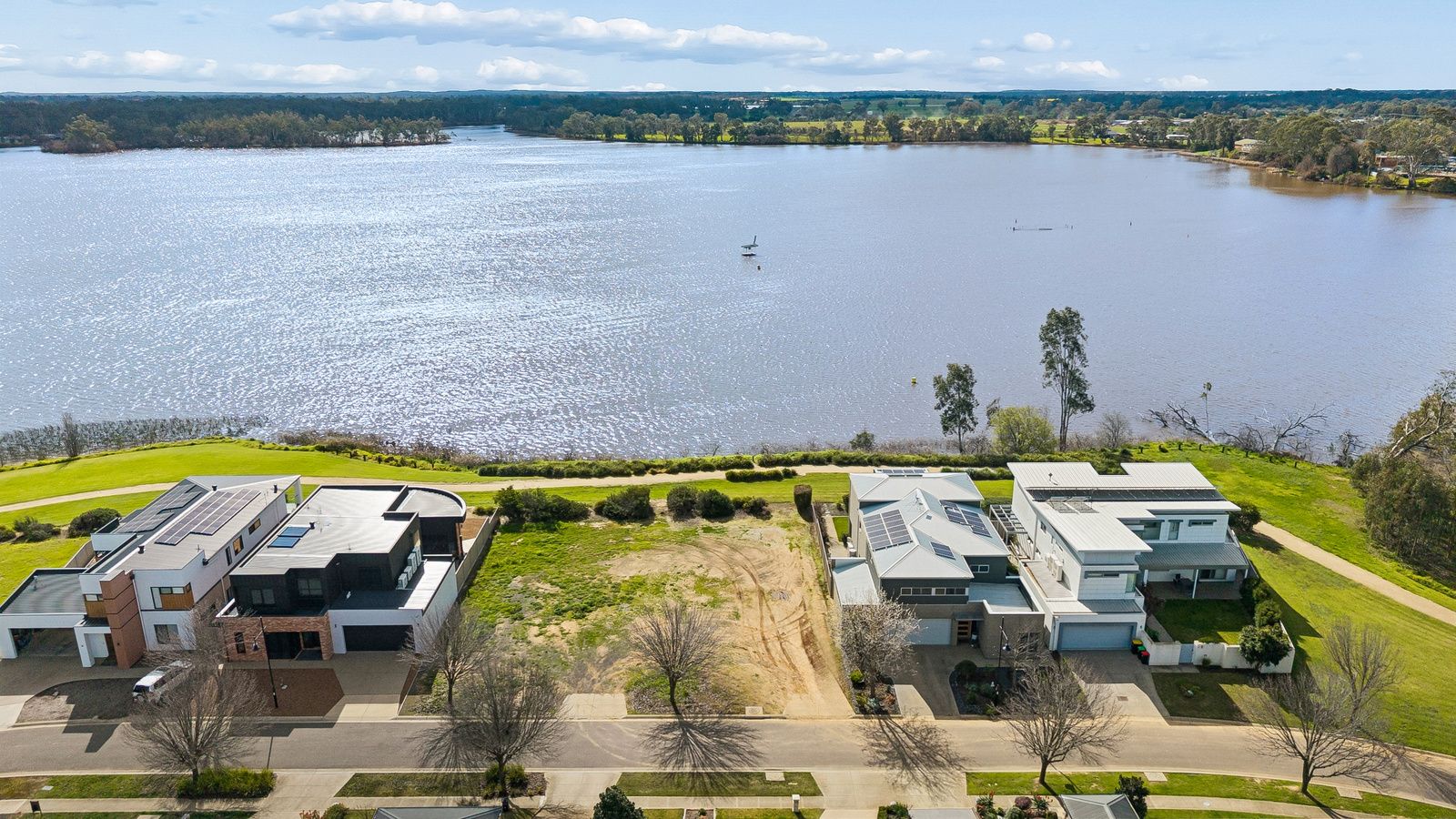 6 Lakeside Drive — photo 8 of 10