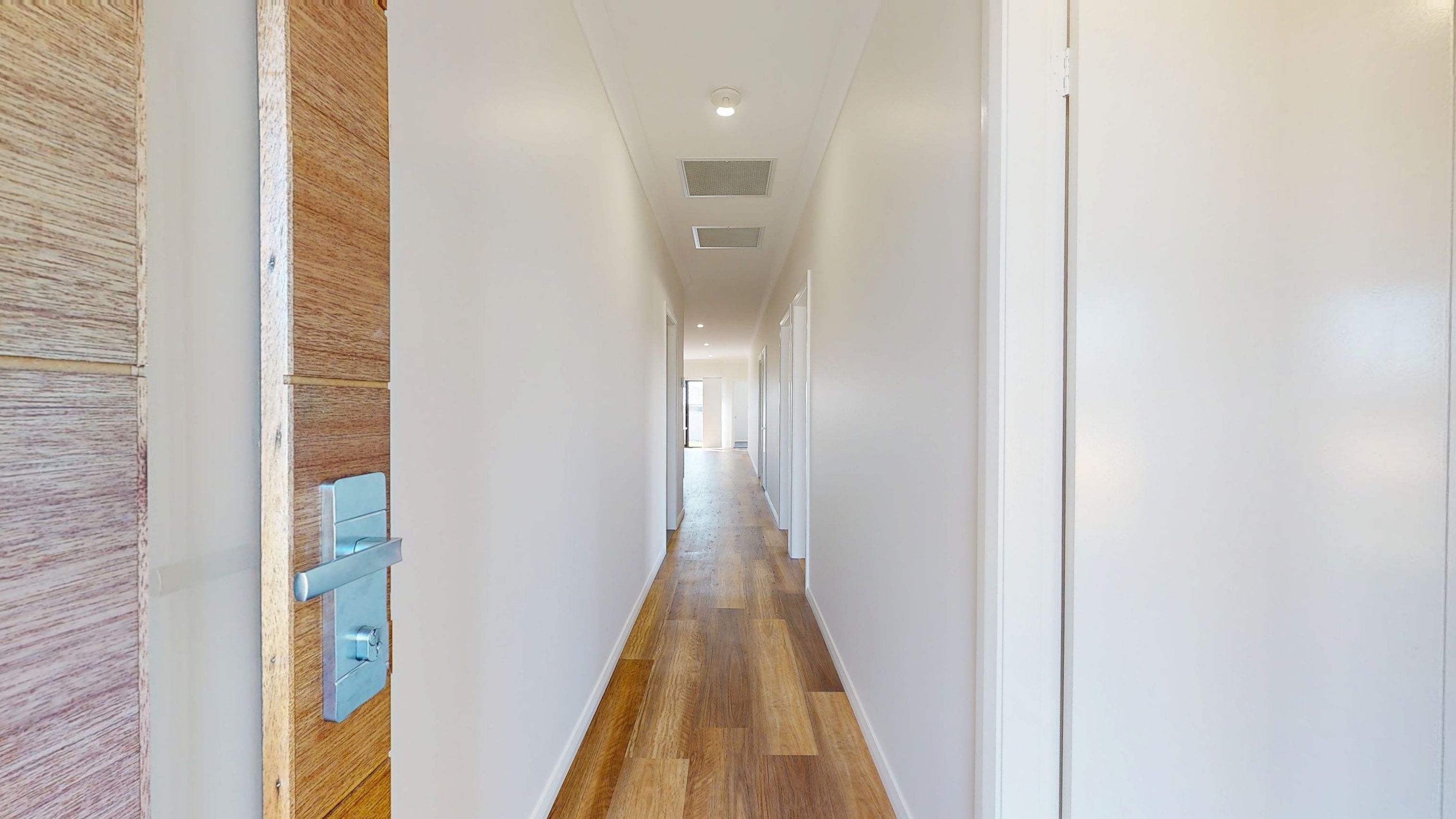 15A Lesmurdie Parade — photo 3 of 16