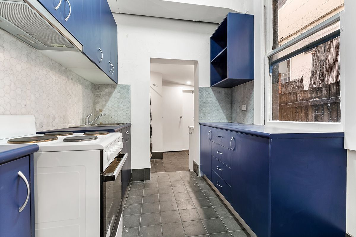97 Crown Street — photo 4 of 5