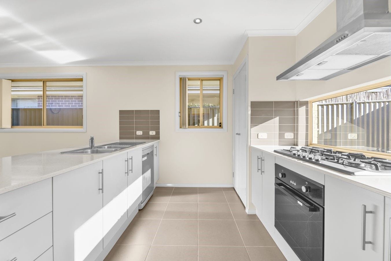 32 Rafter Parade, Ropes Crossing, NSW 2760