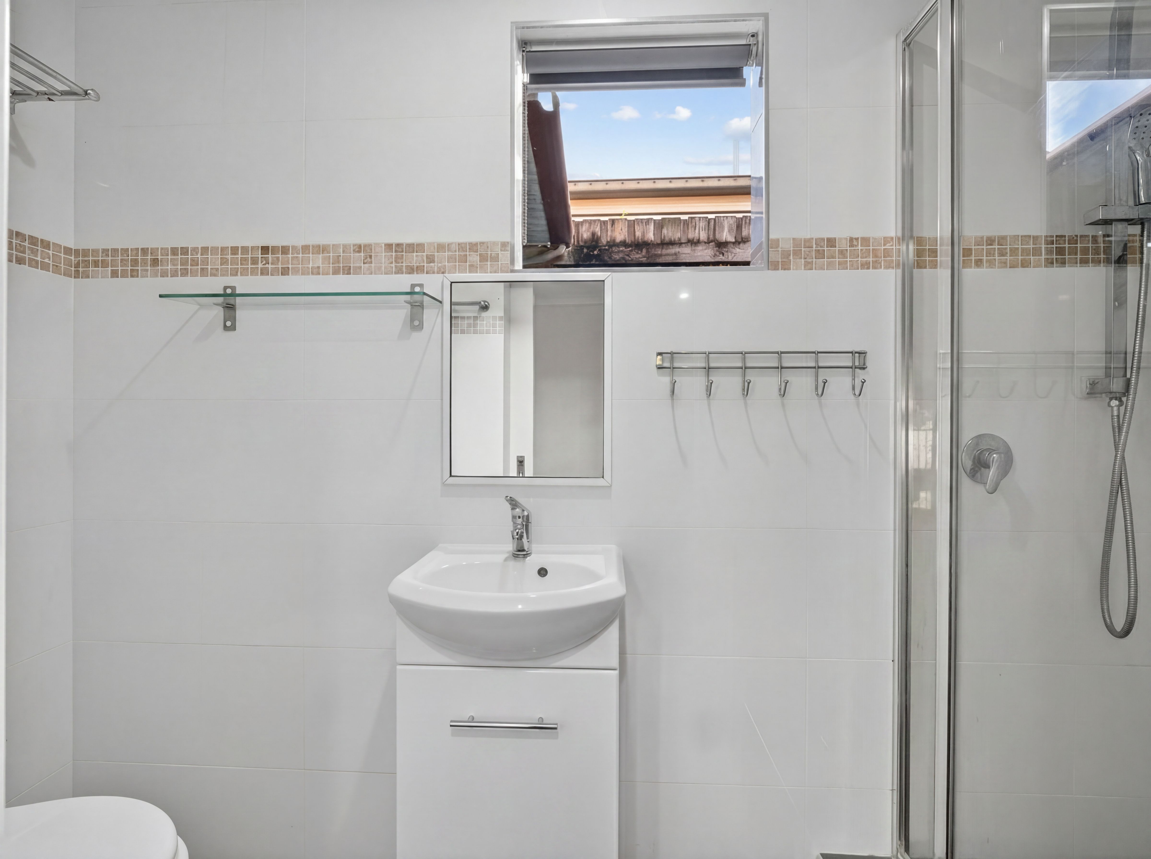 25 Hellen Street — photo 17 of 24