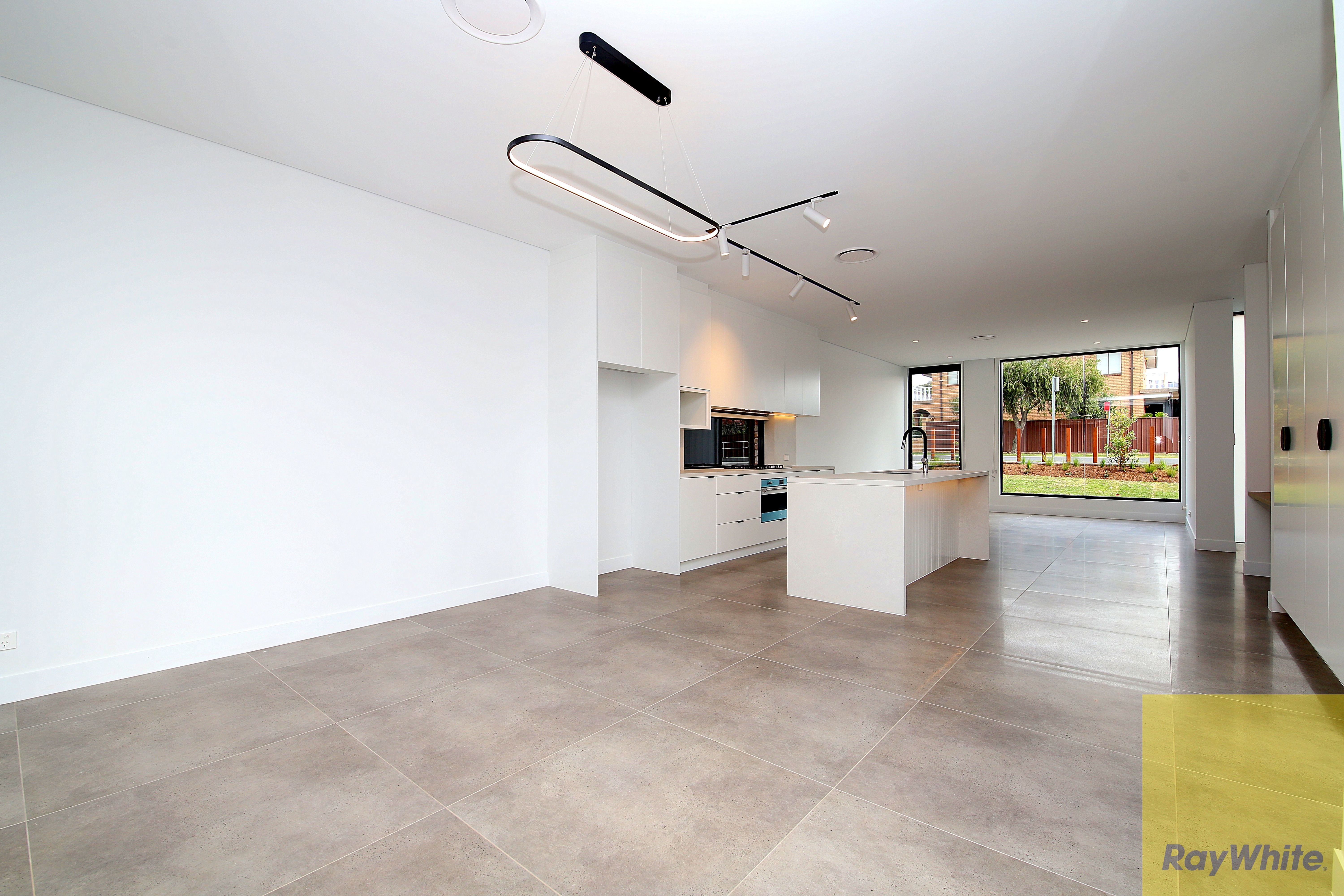 4/37 Cardigan Road, Greenacre, NSW 2190