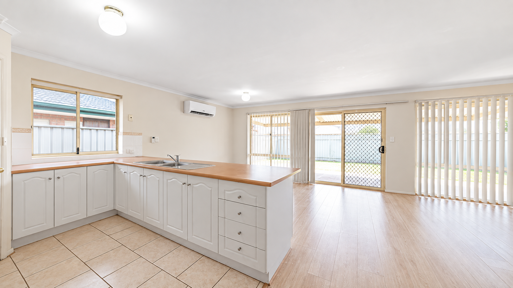 24 Quantock Crescent — photo 3 of 9