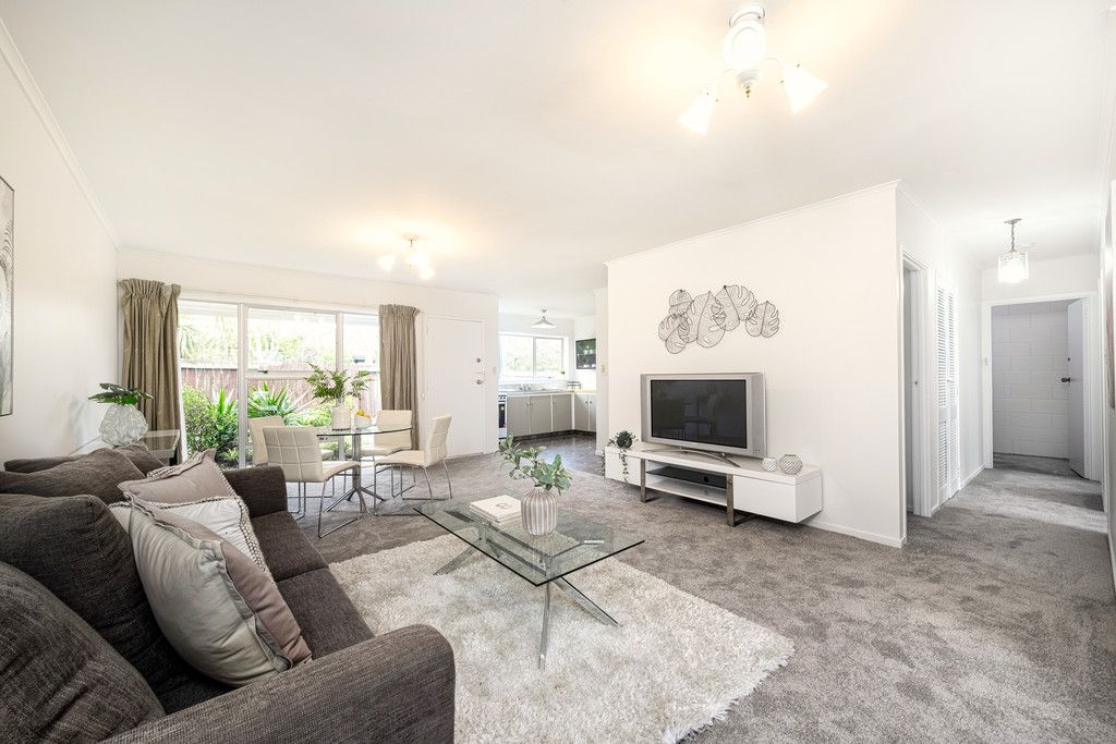 2/11 Bramley Drive, Farm Cove, Manukau City
