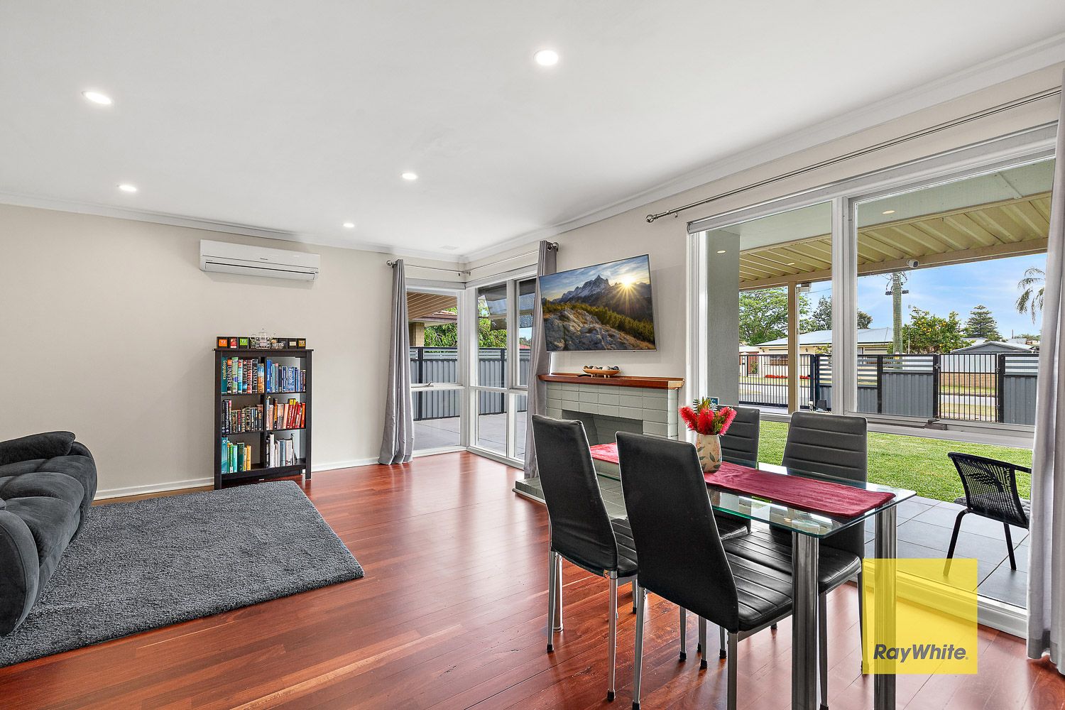 27 Glyndebourne Avenue — photo 4 of 23