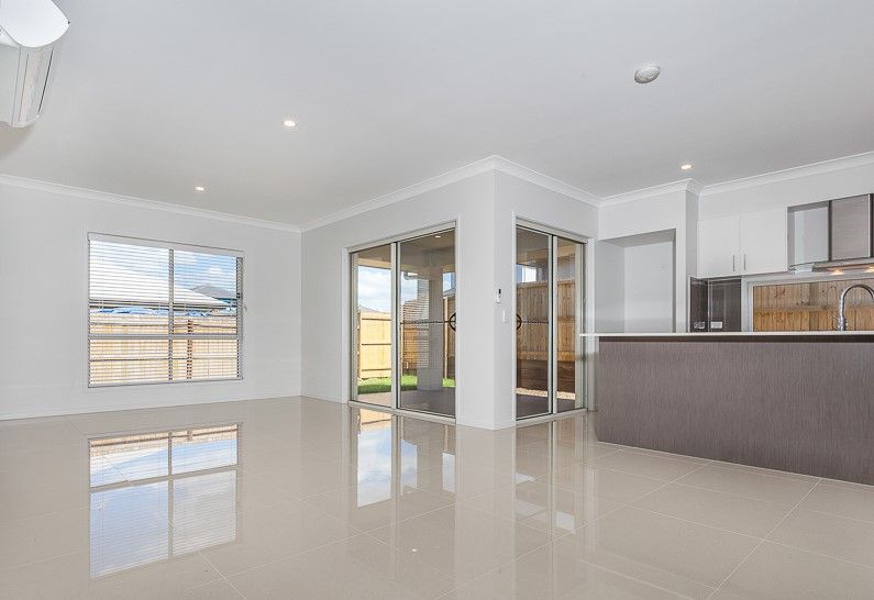 12 Cooloola Crescent, North Lakes, QLD 4509