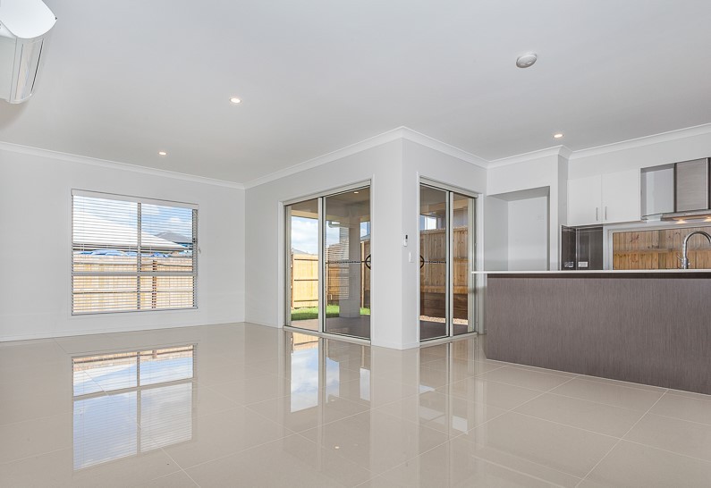 12 Cooloola Crescent, North Lakes, QLD 4509