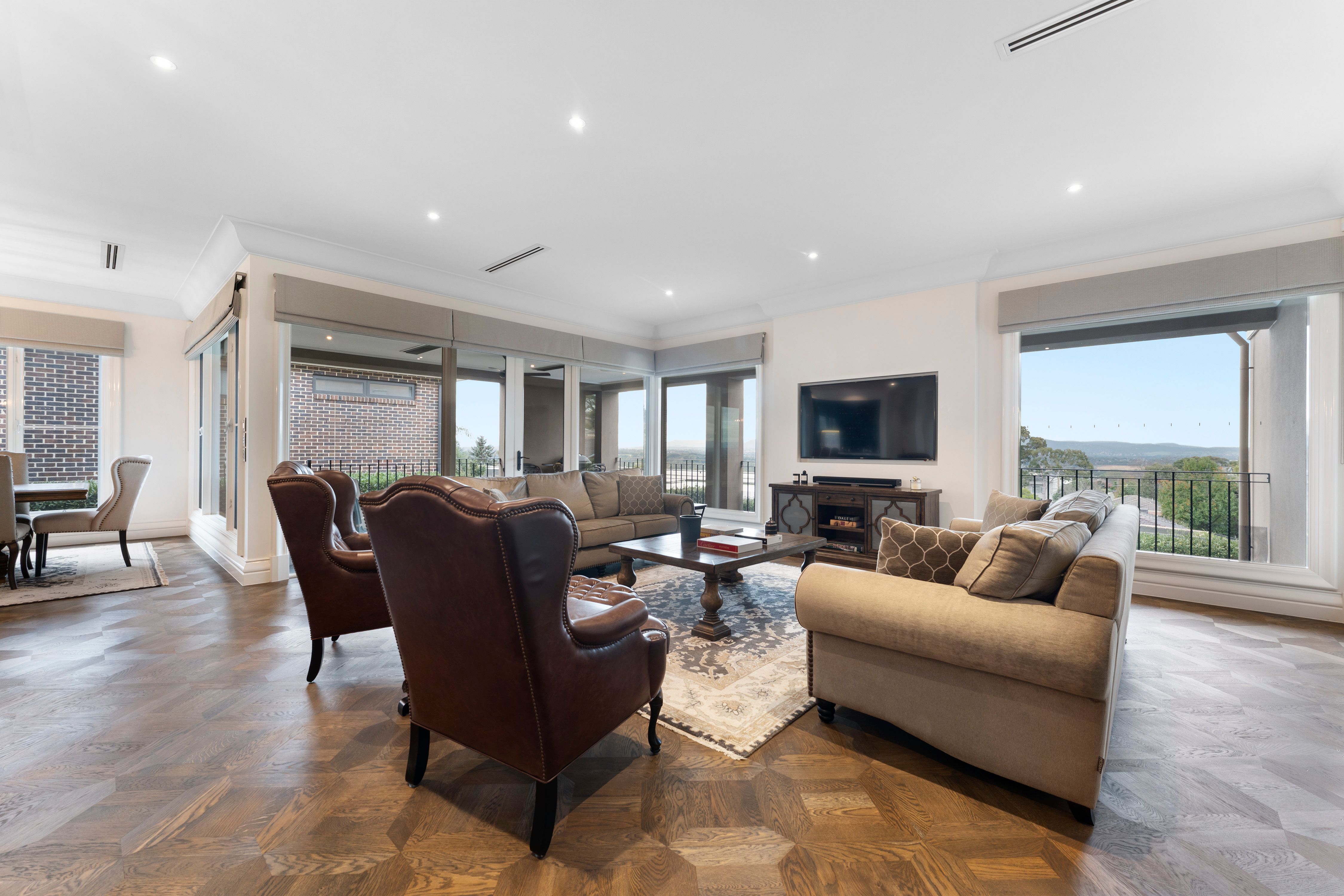 10 Gwingana Crescent — photo 7 of 22