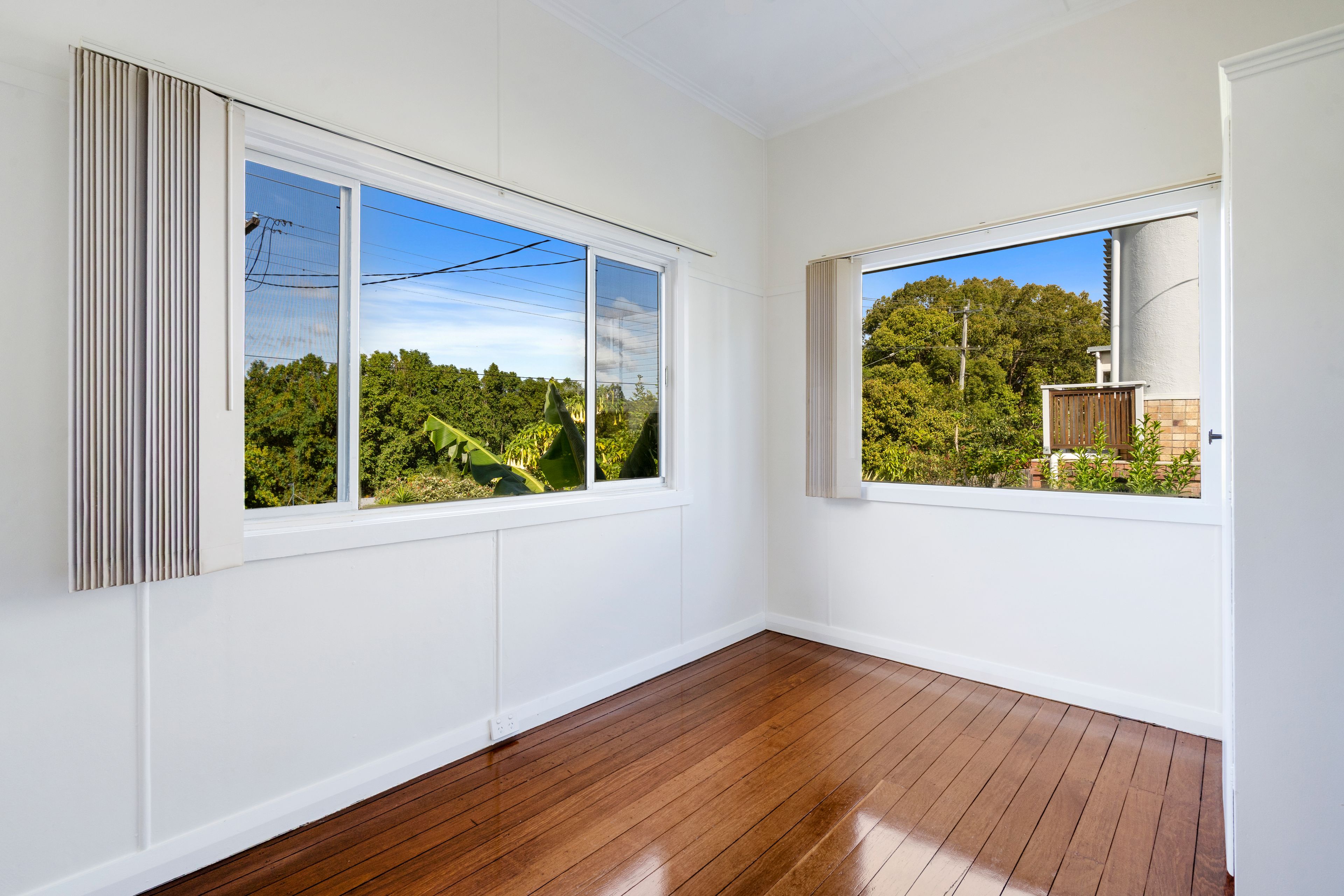 475 Tweed Valley Way — photo 9 of 21