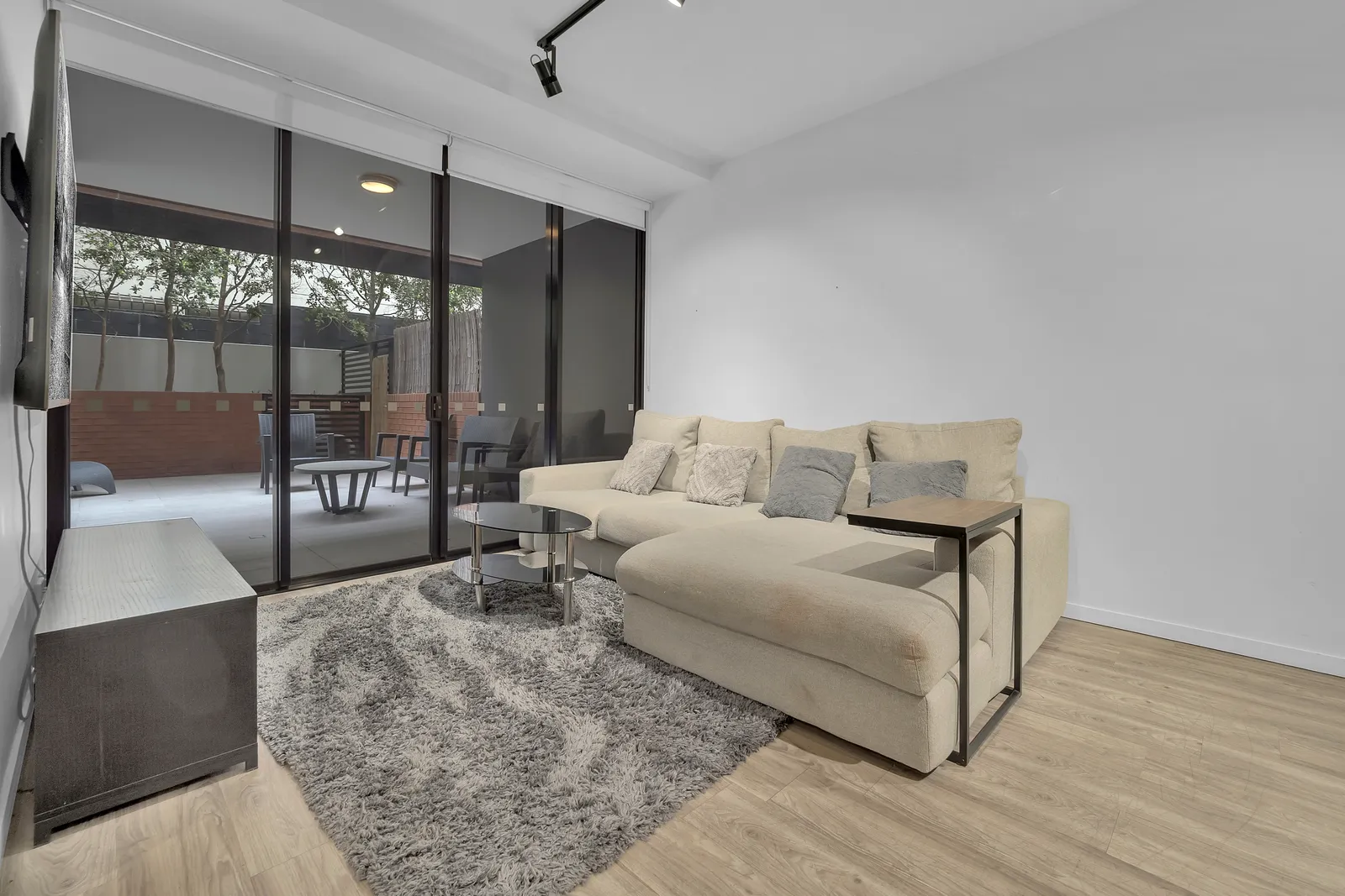 1006/9 Edmondstone Street, South Brisbane