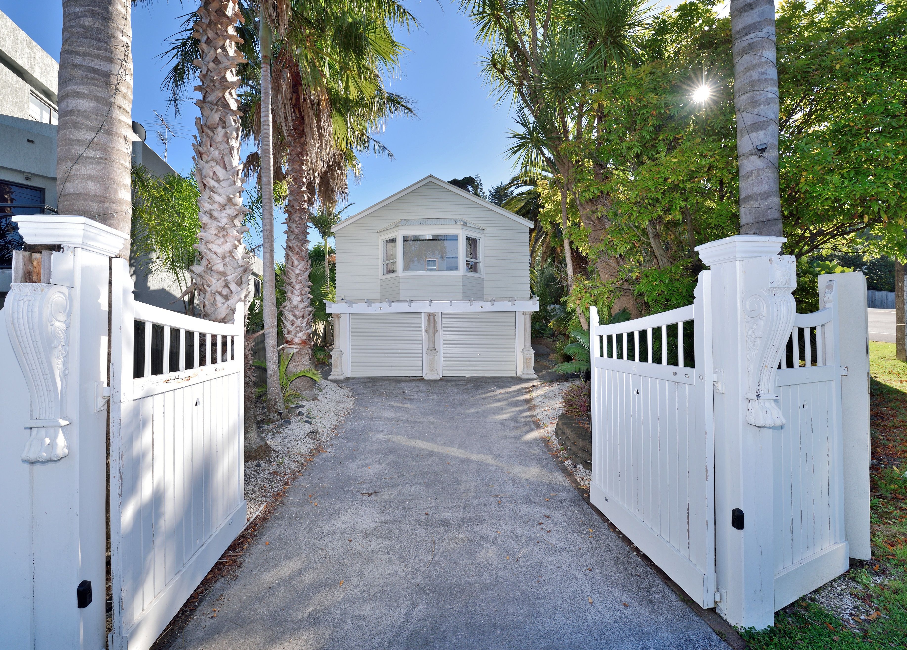 1076 Whangaparaoa Road, Manly, Rodney