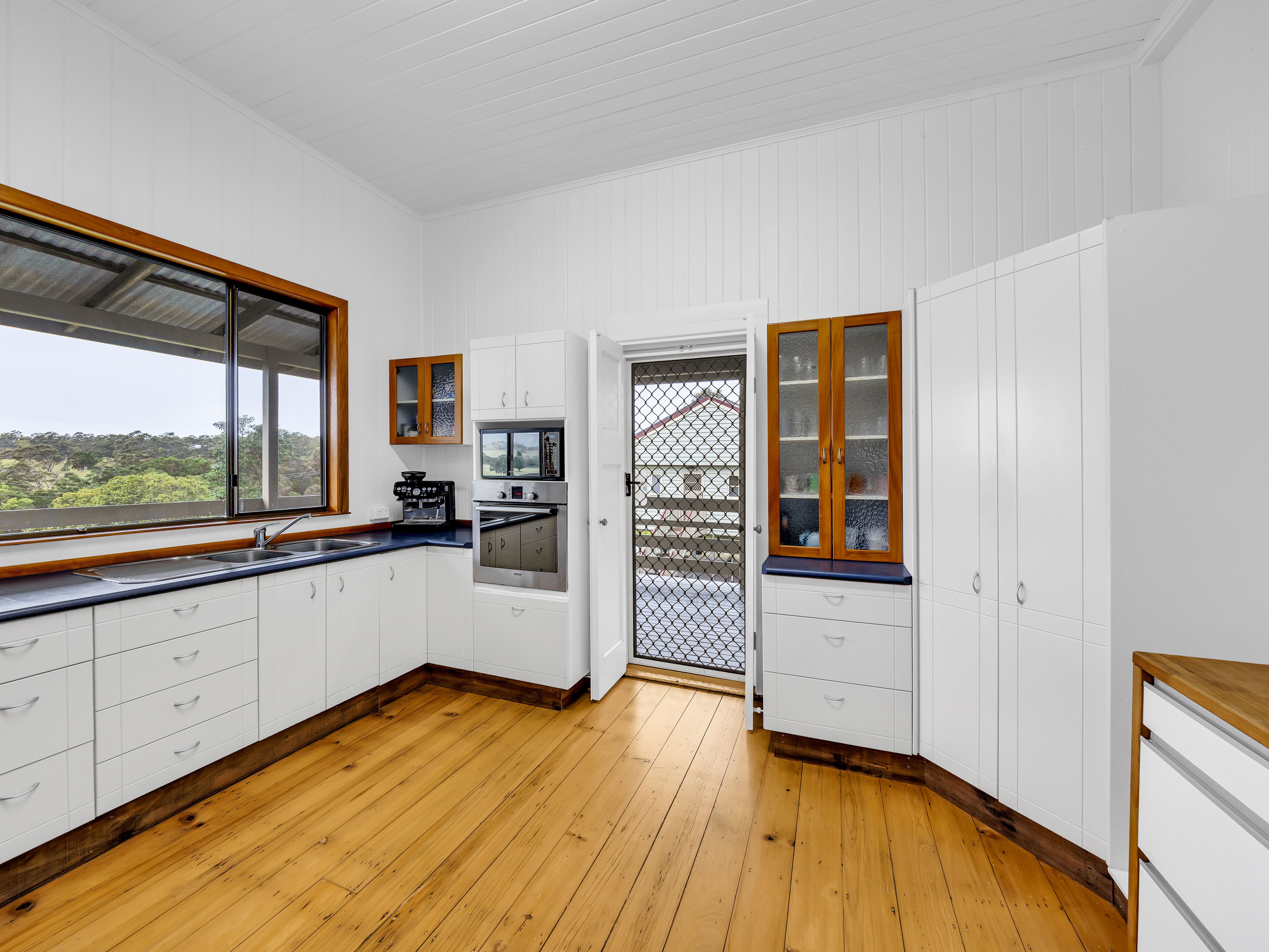 'Roseland' - A Timeless Country Retreat with Dual Living & Endless Possibilities — photo 9 of 30