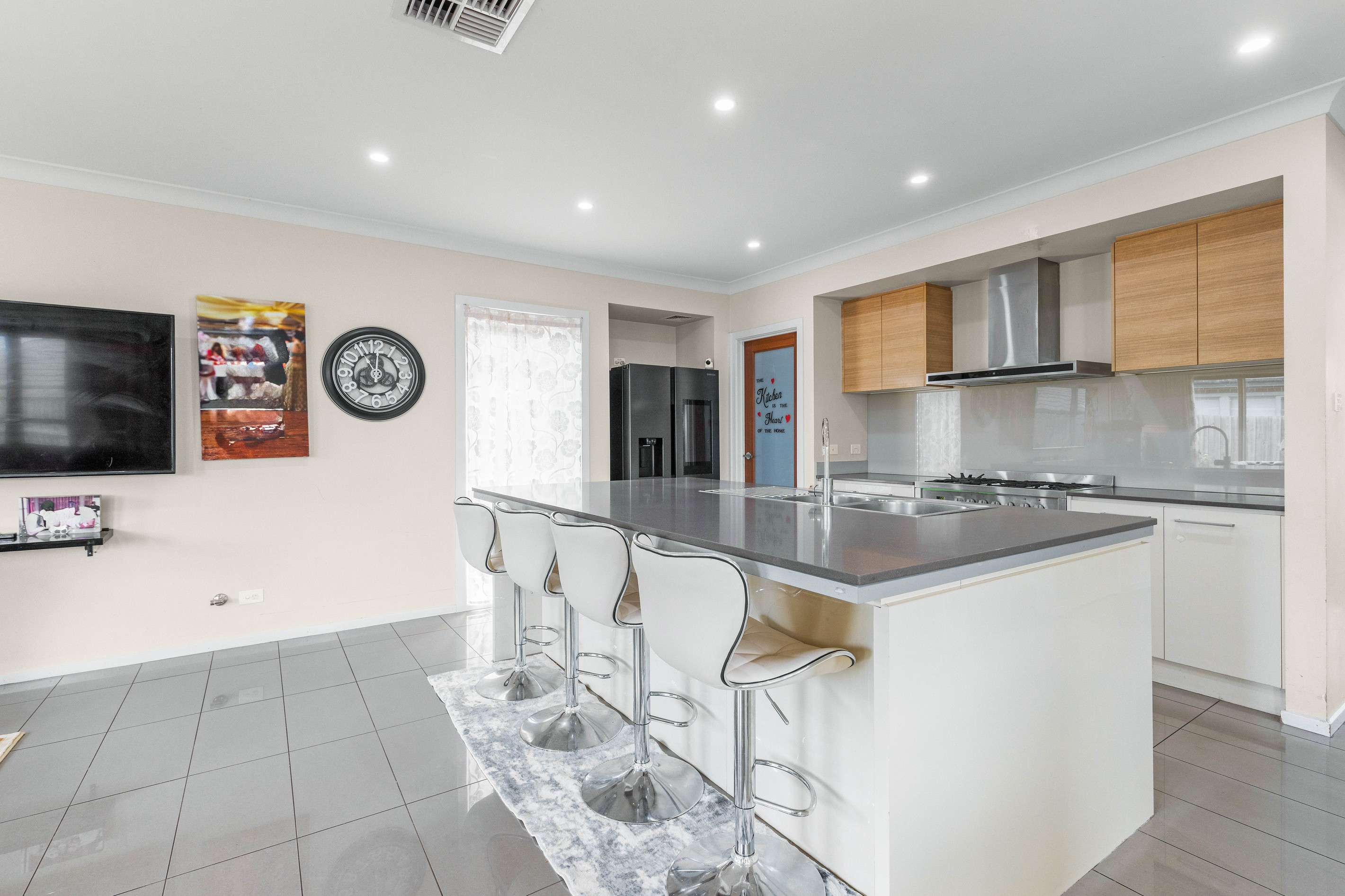 33 Higgins Avenue, Elderslie, NSW 2570