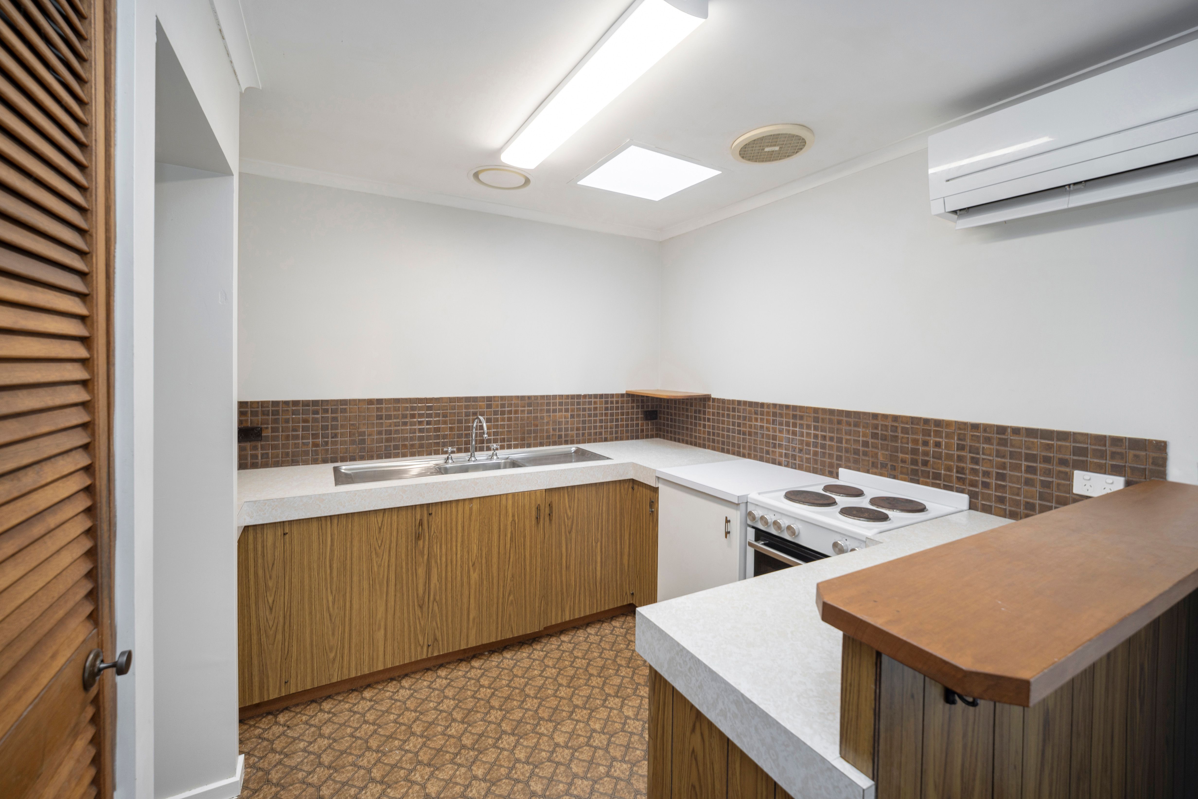 1/5 Carmell Drive — photo 4 of 8