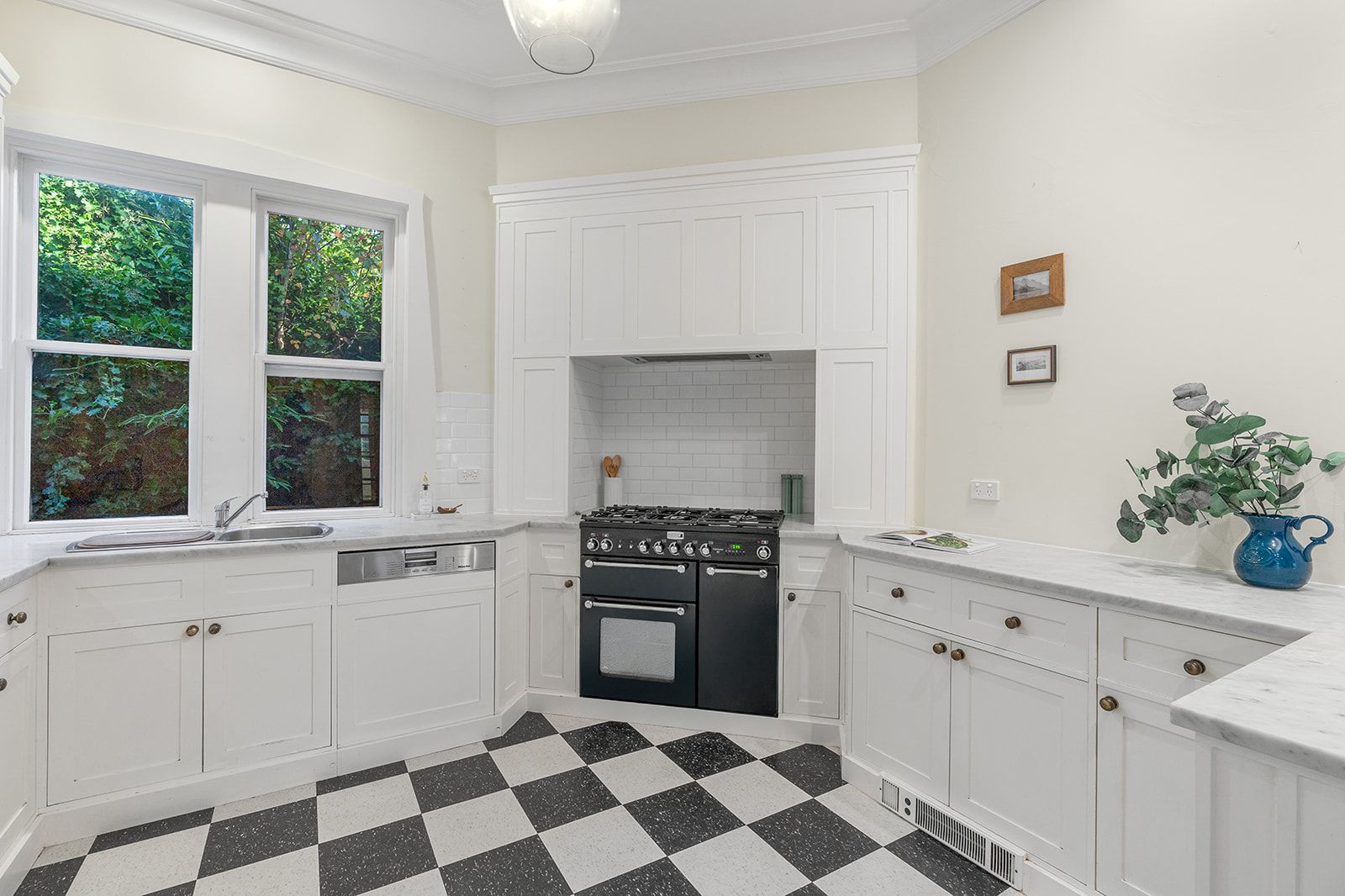 26 Elizabeth Street — photo 16 of 30