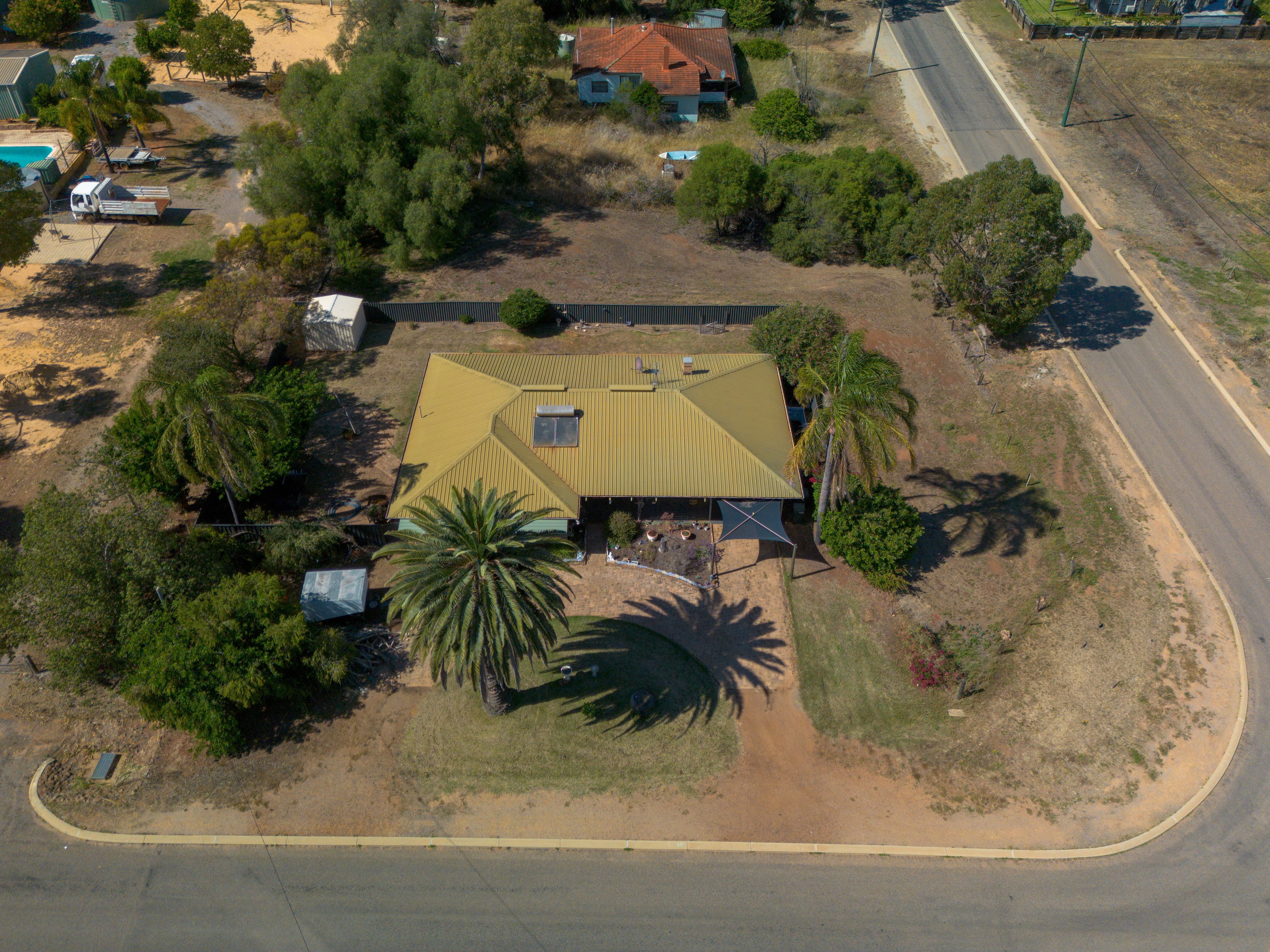 37 Bateman Street — photo 13 of 14