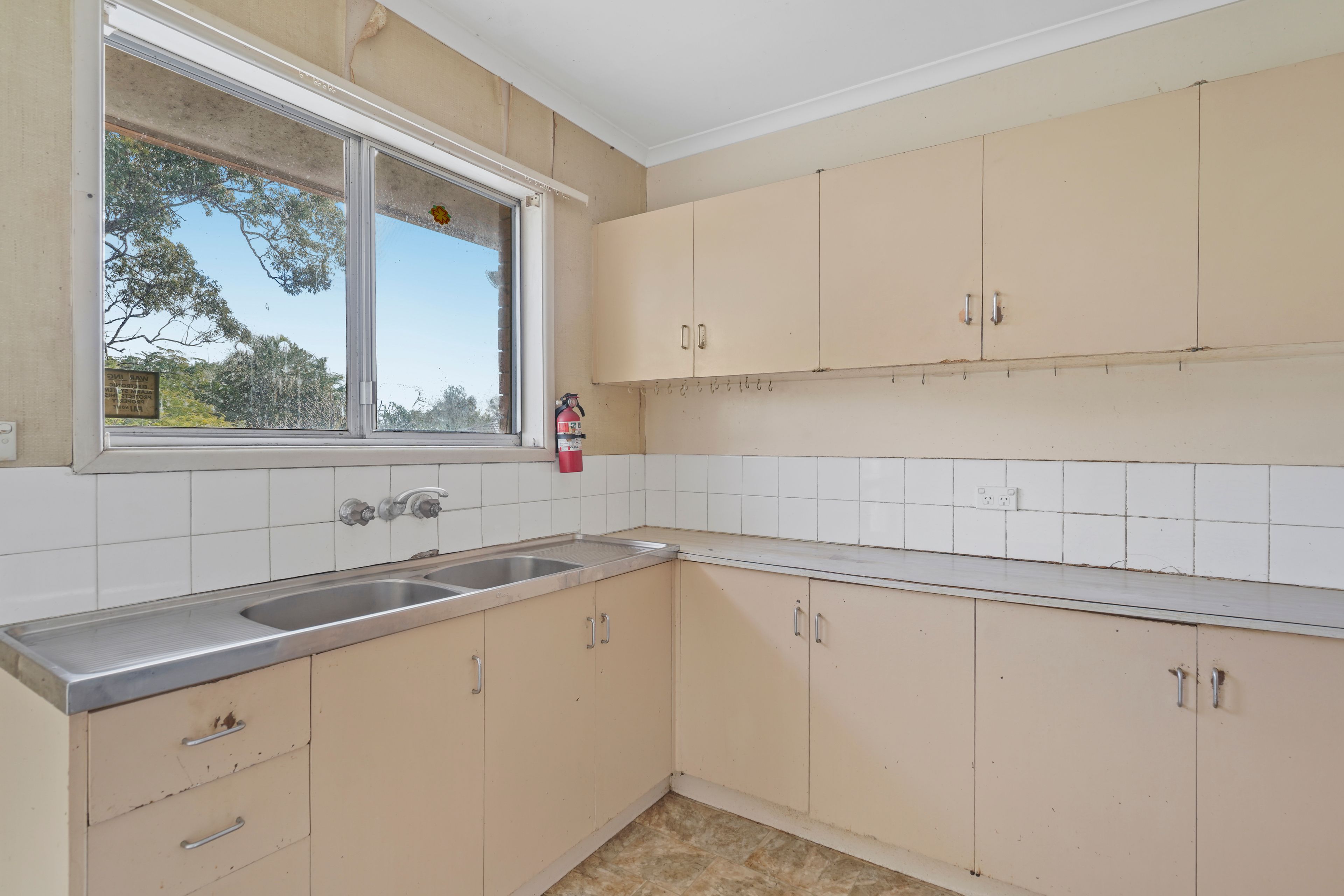 18 Cabarita Street — photo 7 of 24