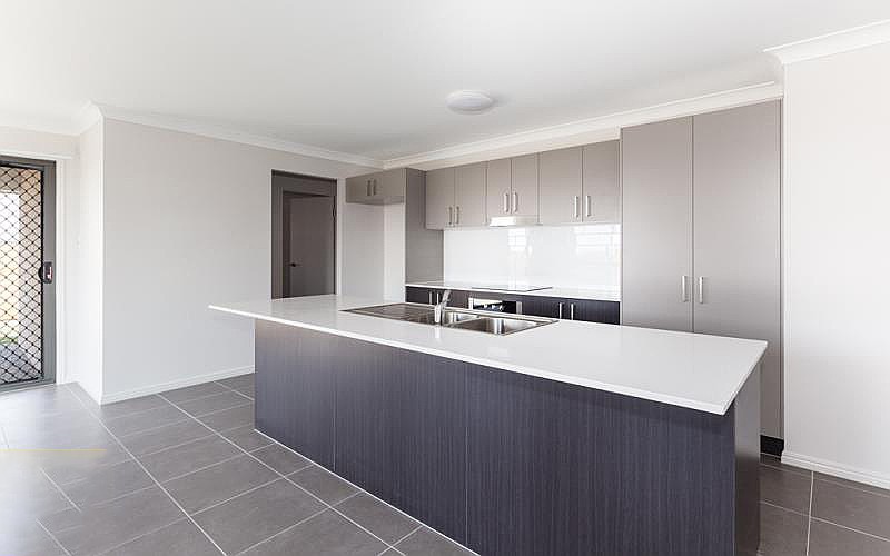 28 Alexander Street, Walloon, QLD 4306