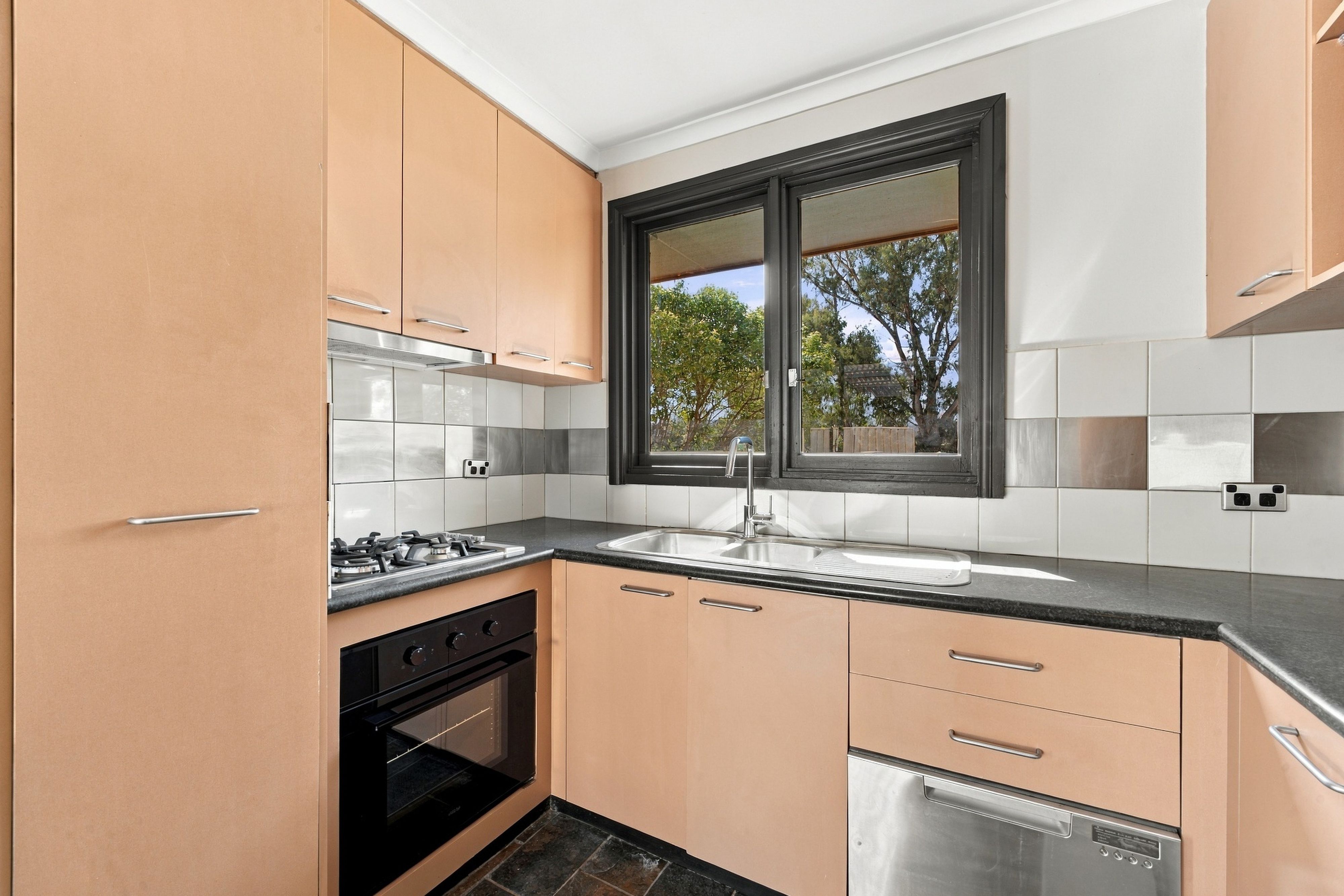 31 Waratah Street — photo 9 of 23