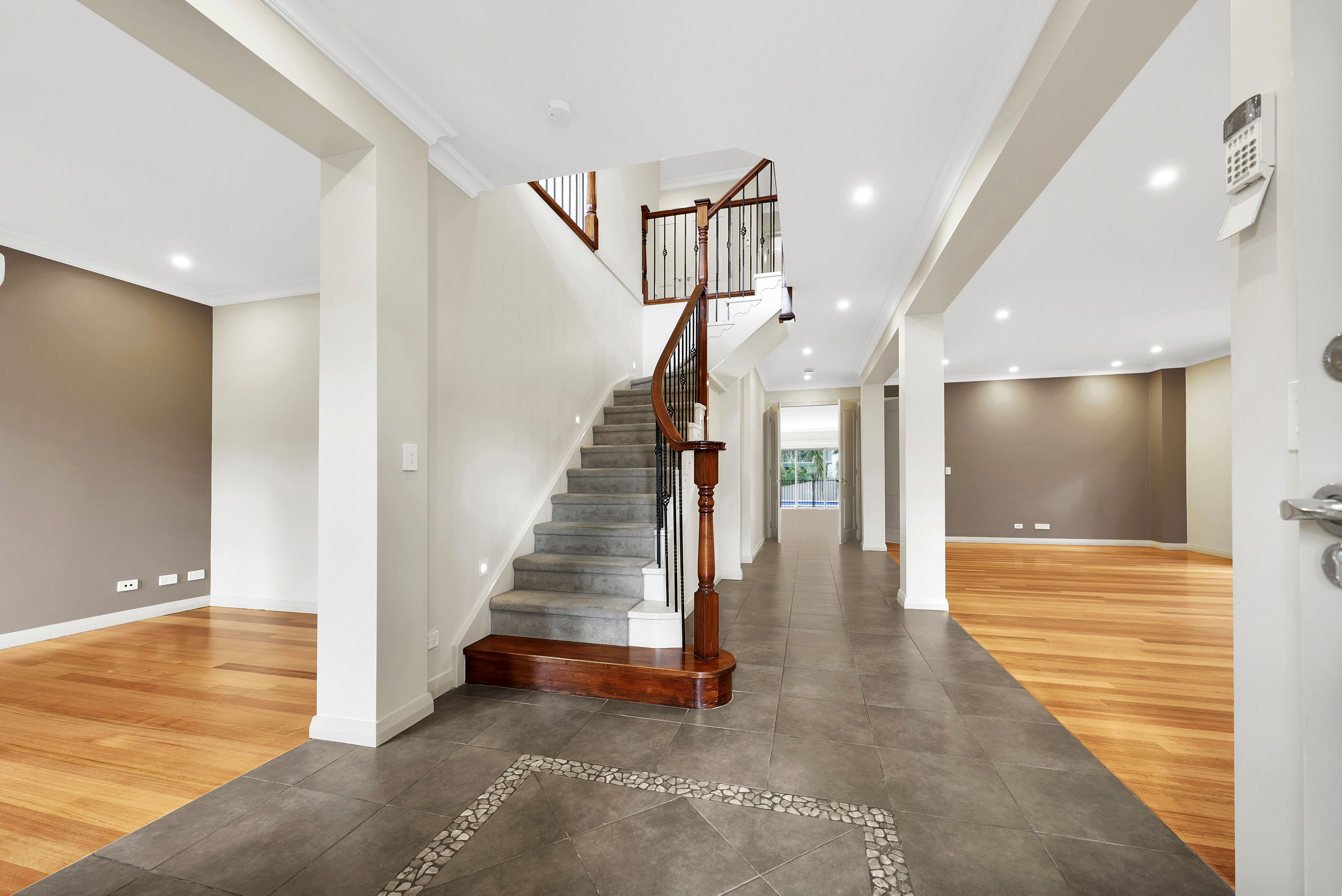 17 Lyons Rise, South Morang, VIC 3752
