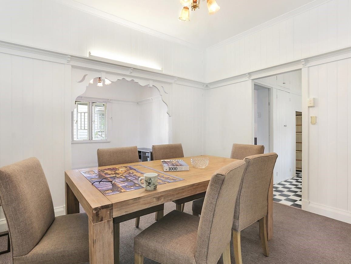 331 Oxley Road — photo 4 of 10