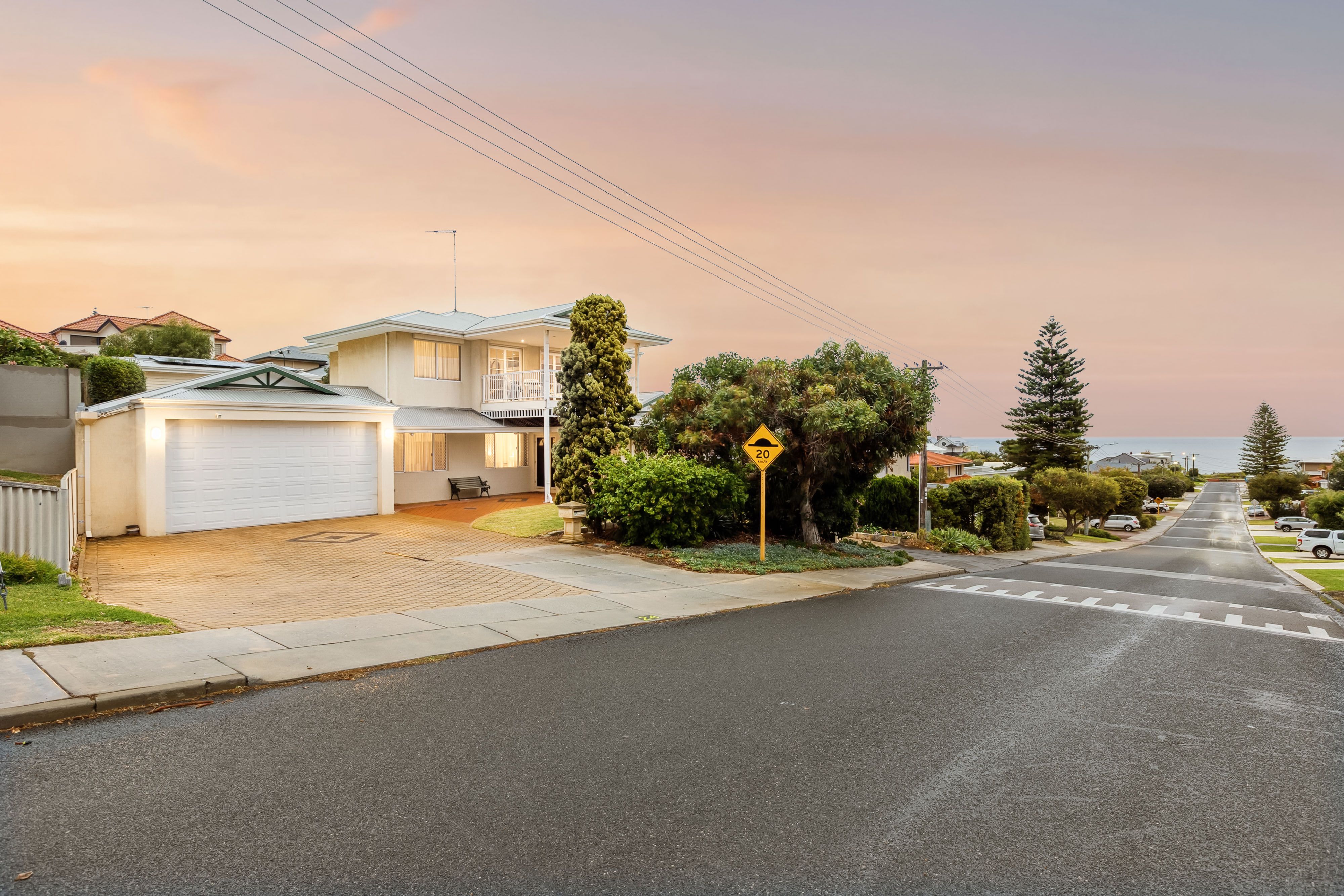 24 Robin Avenue, Sorrento, WA 6020