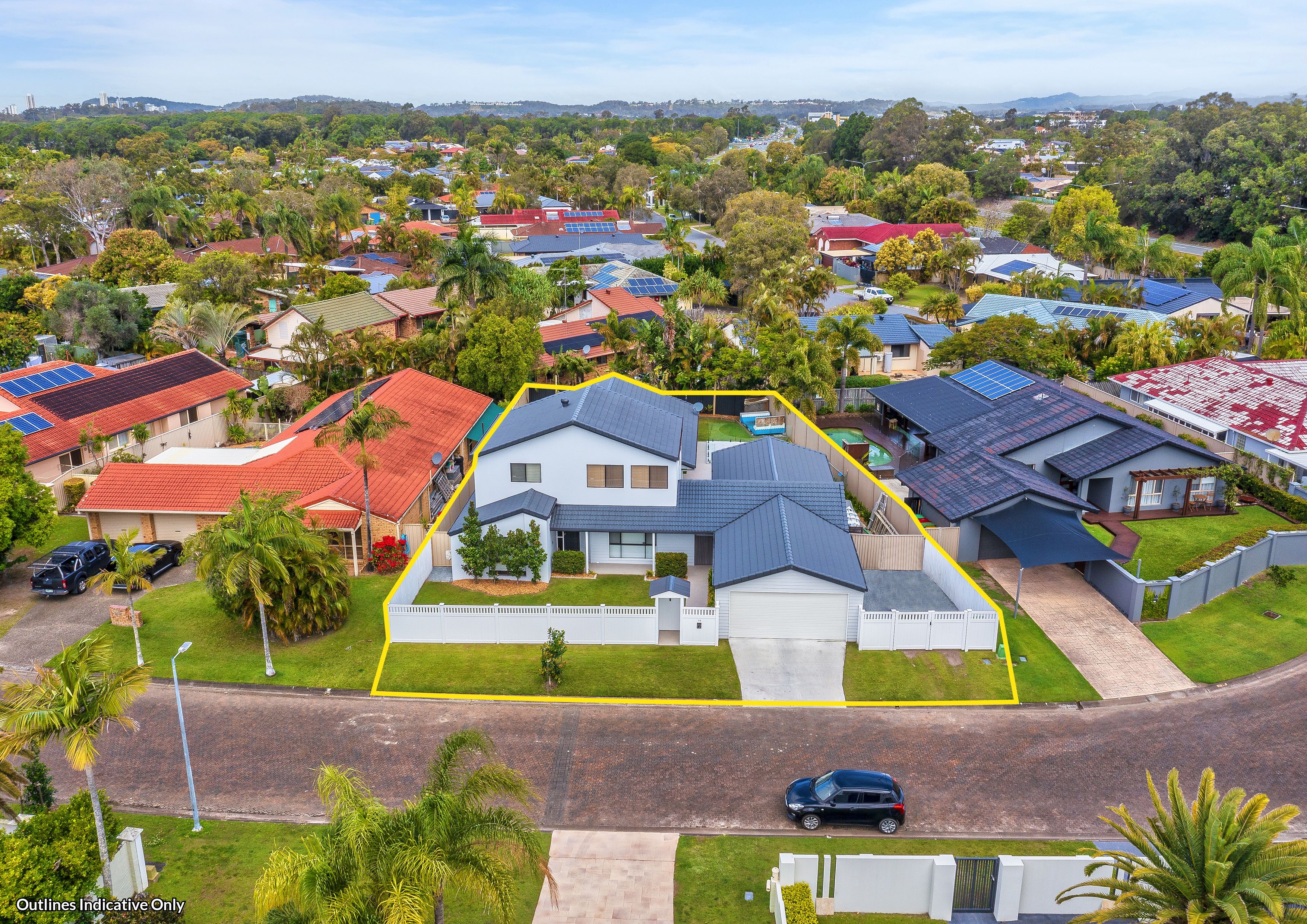 14 Karabella Court, Mermaid Waters, QLD 4218