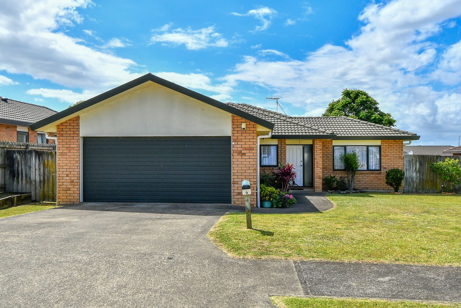 9 Mark Edgar Place, Clendon Park, Manukau City