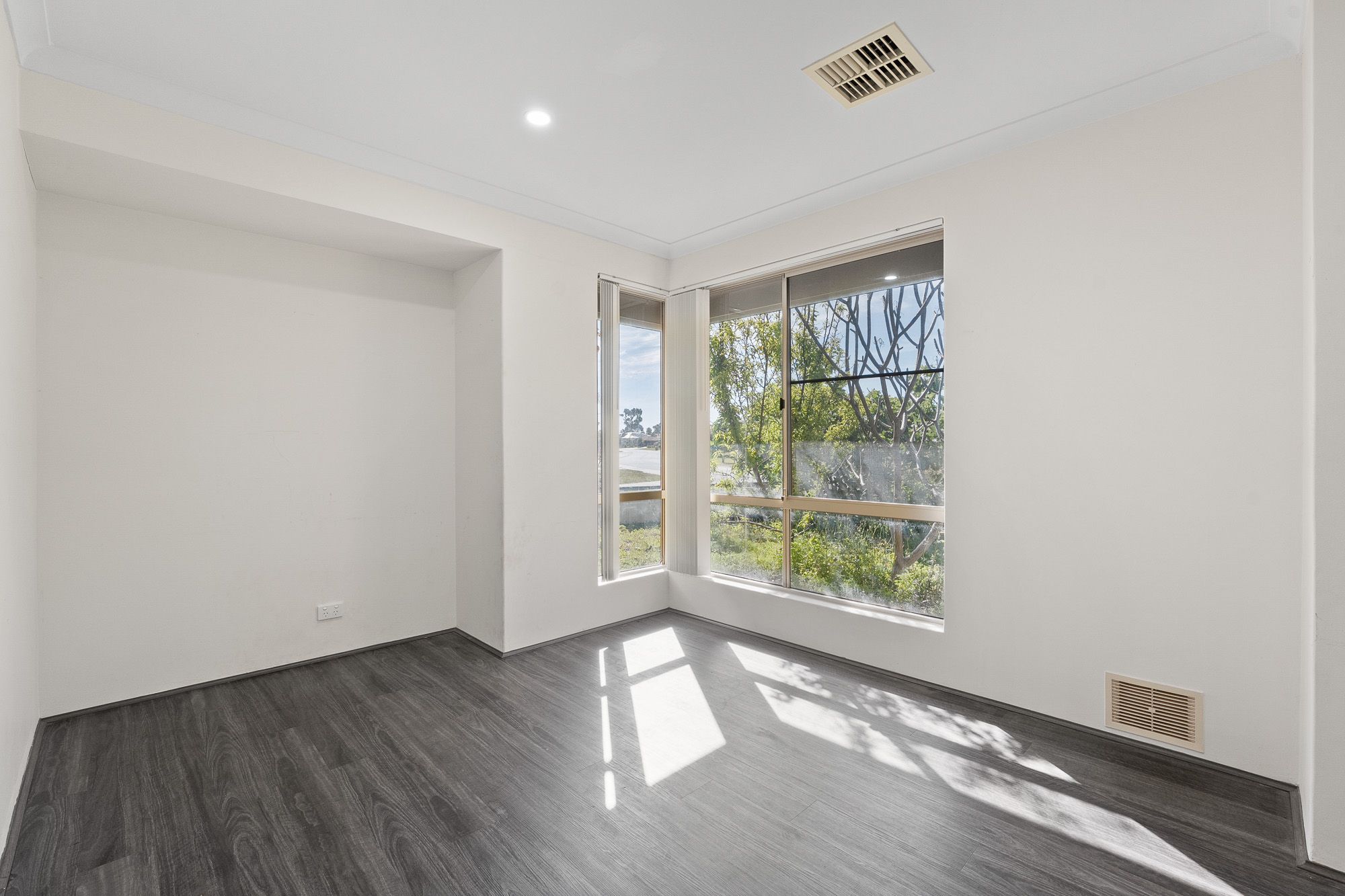 68 Leeuwin Parade — photo 7 of 30