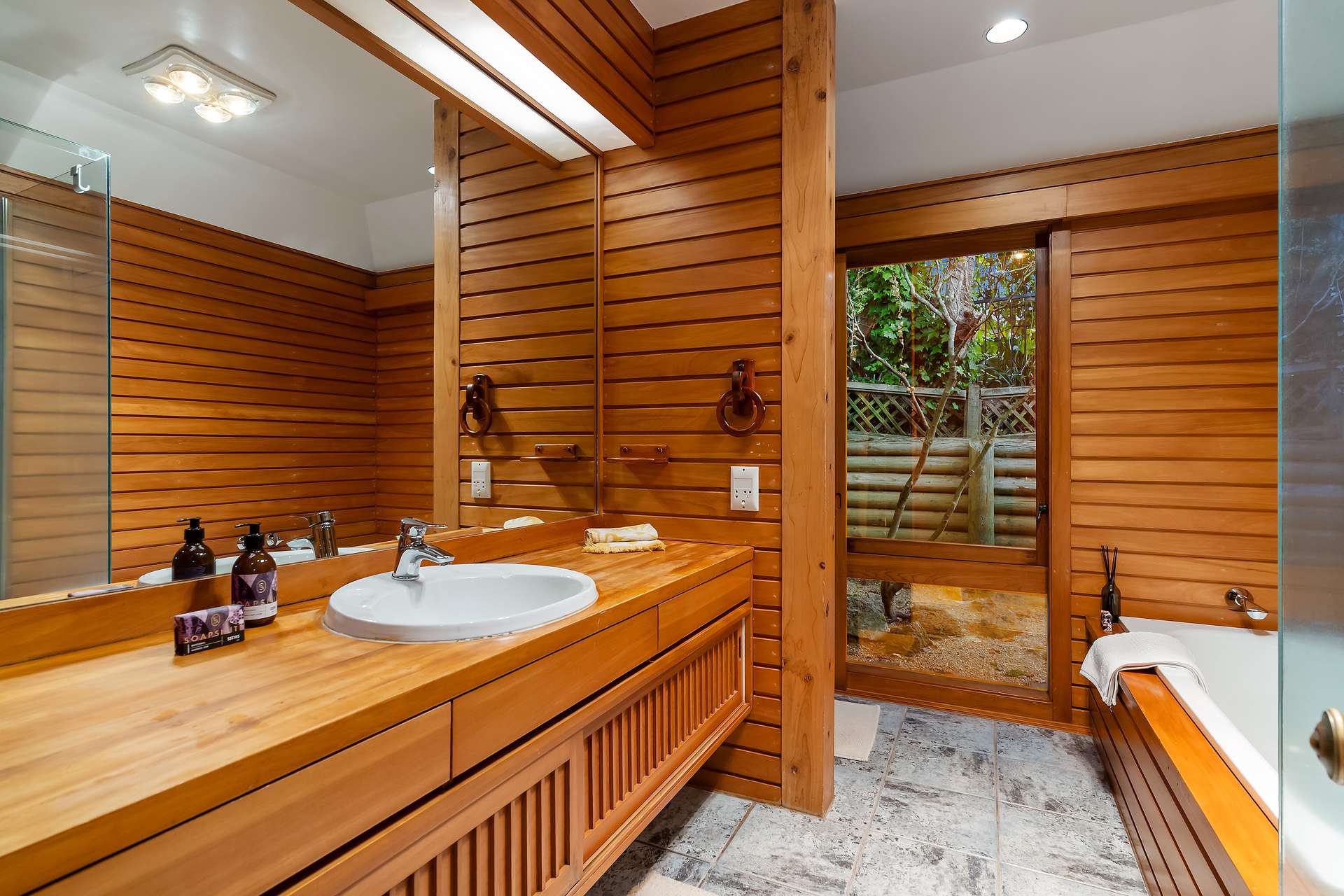 65A Portland Road photo 17