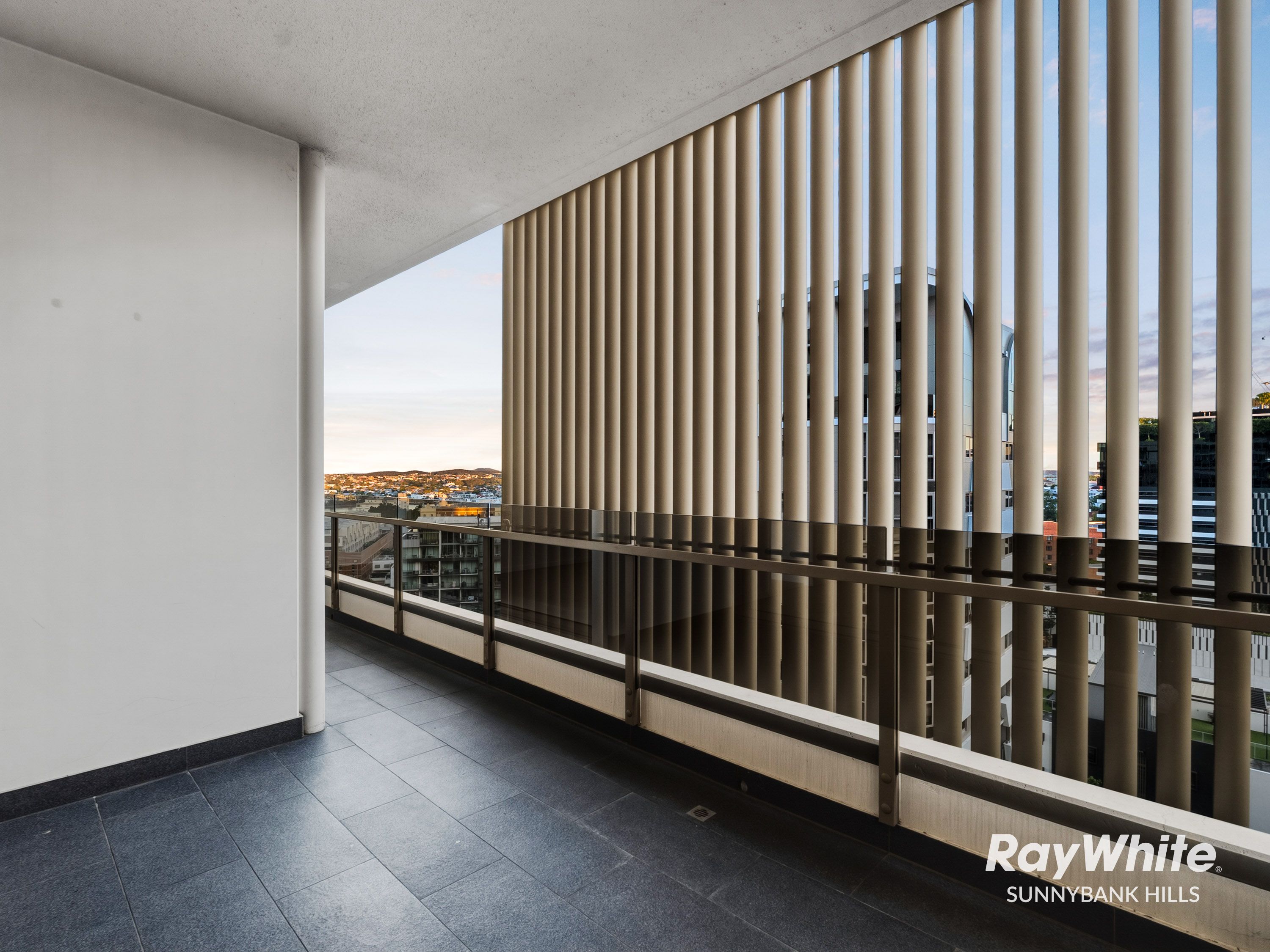 1204/18 Longland Street — photo 13 of 30