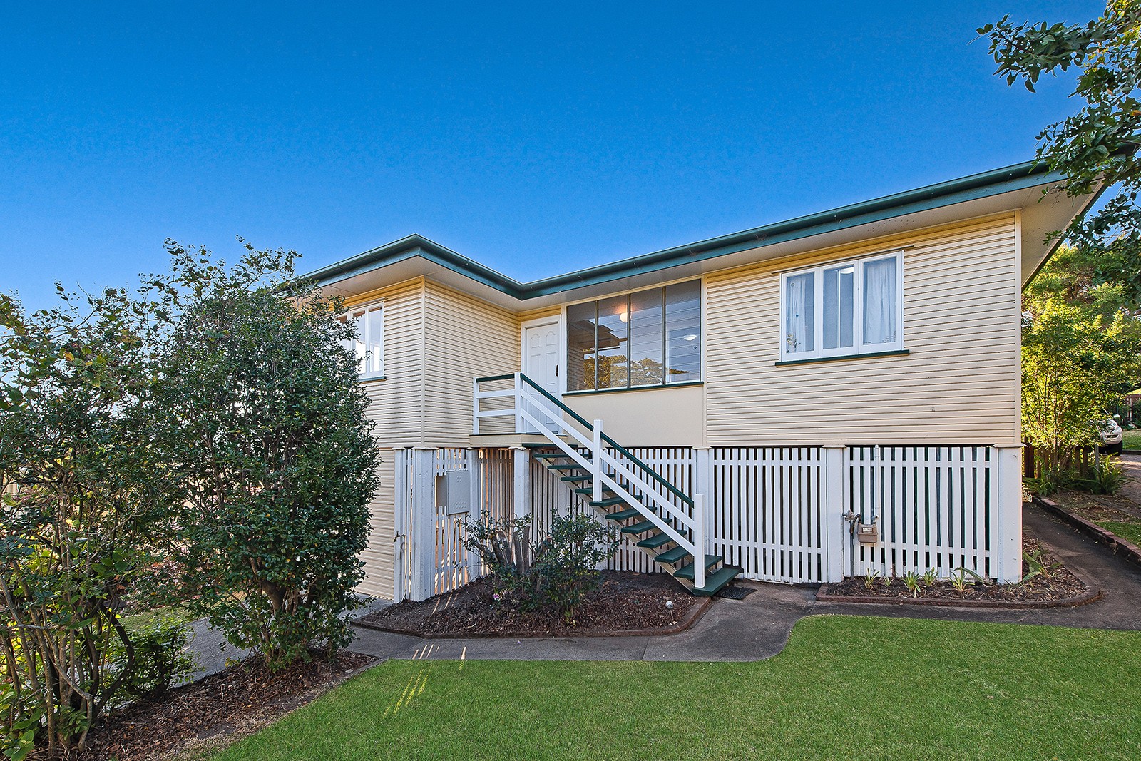 9 Lacon Street, Holland Park West, QLD 4121