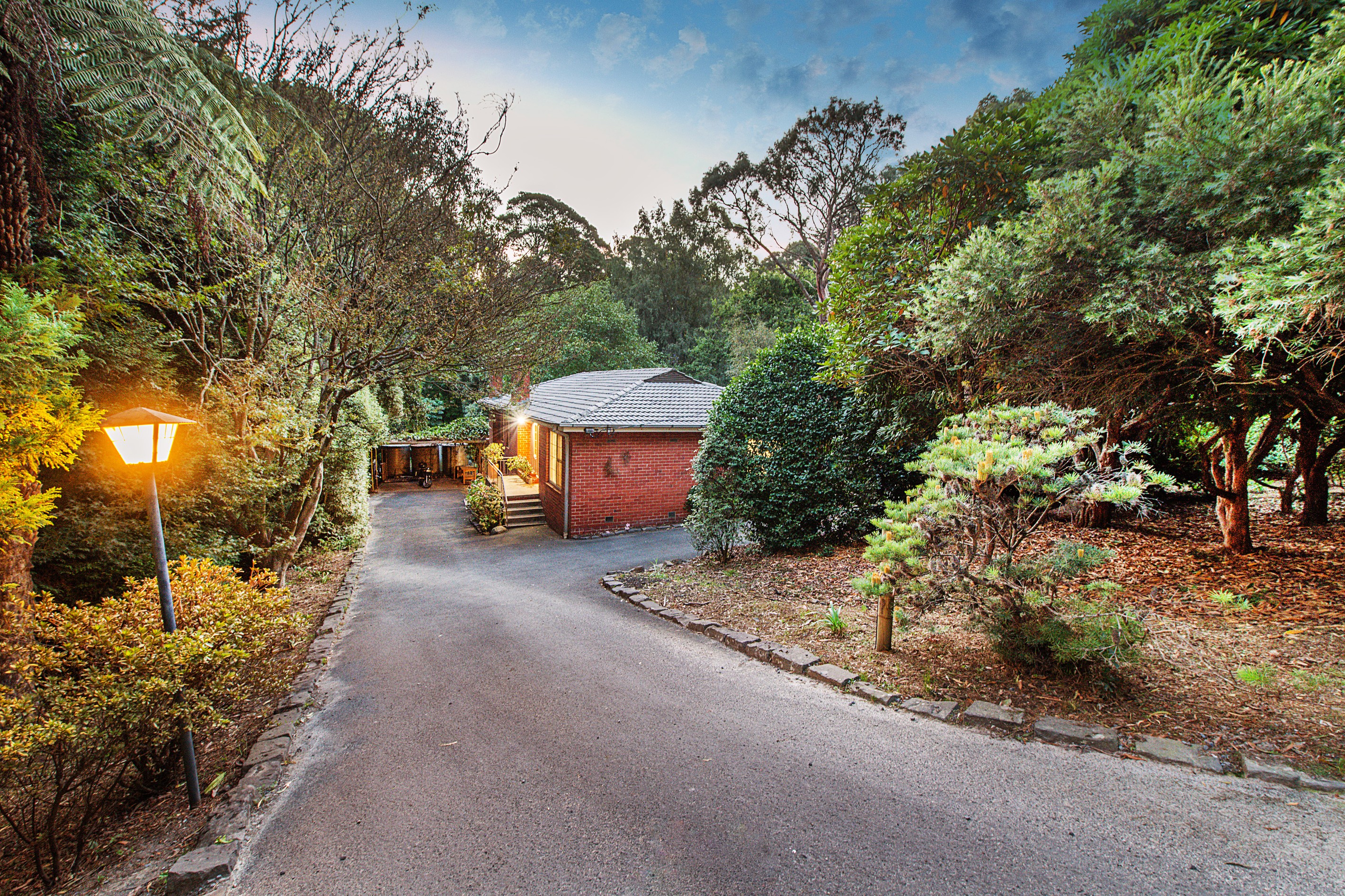 8 Seaview Avenue, Ferny Creek, VIC 3786