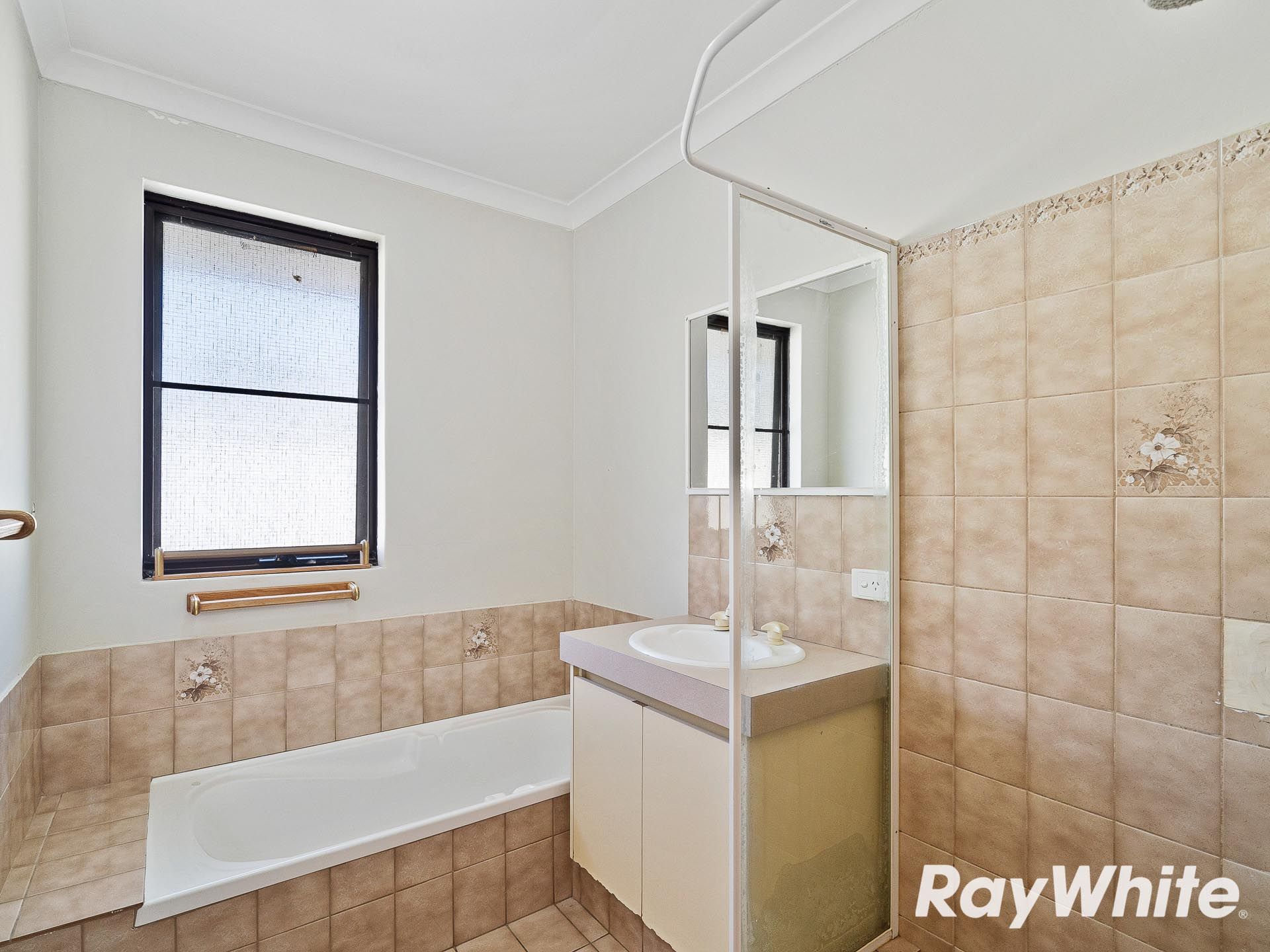 4 Newlyn Way — photo 12 of 19