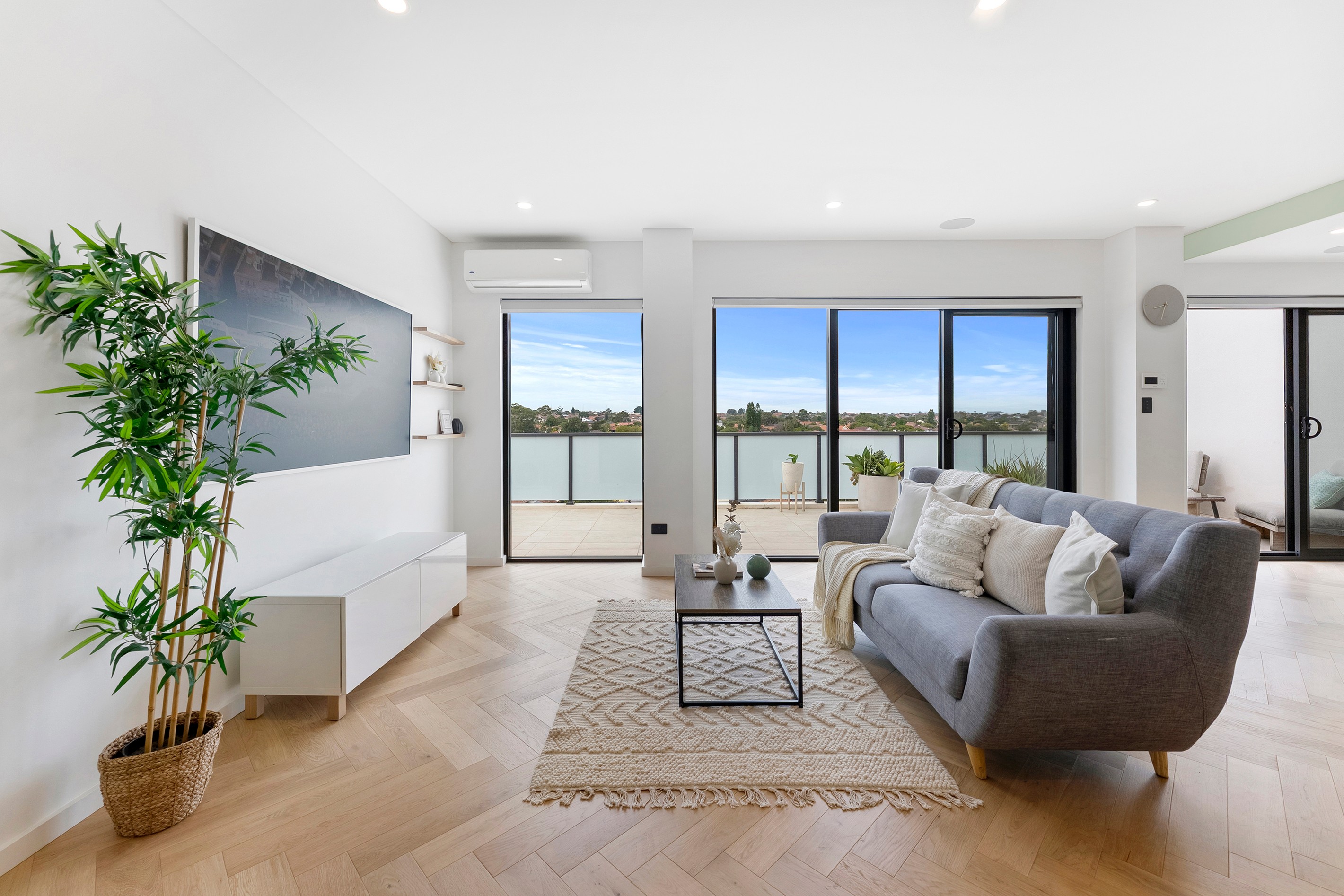 504/2A Cooks Avenue, Canterbury, NSW 2193