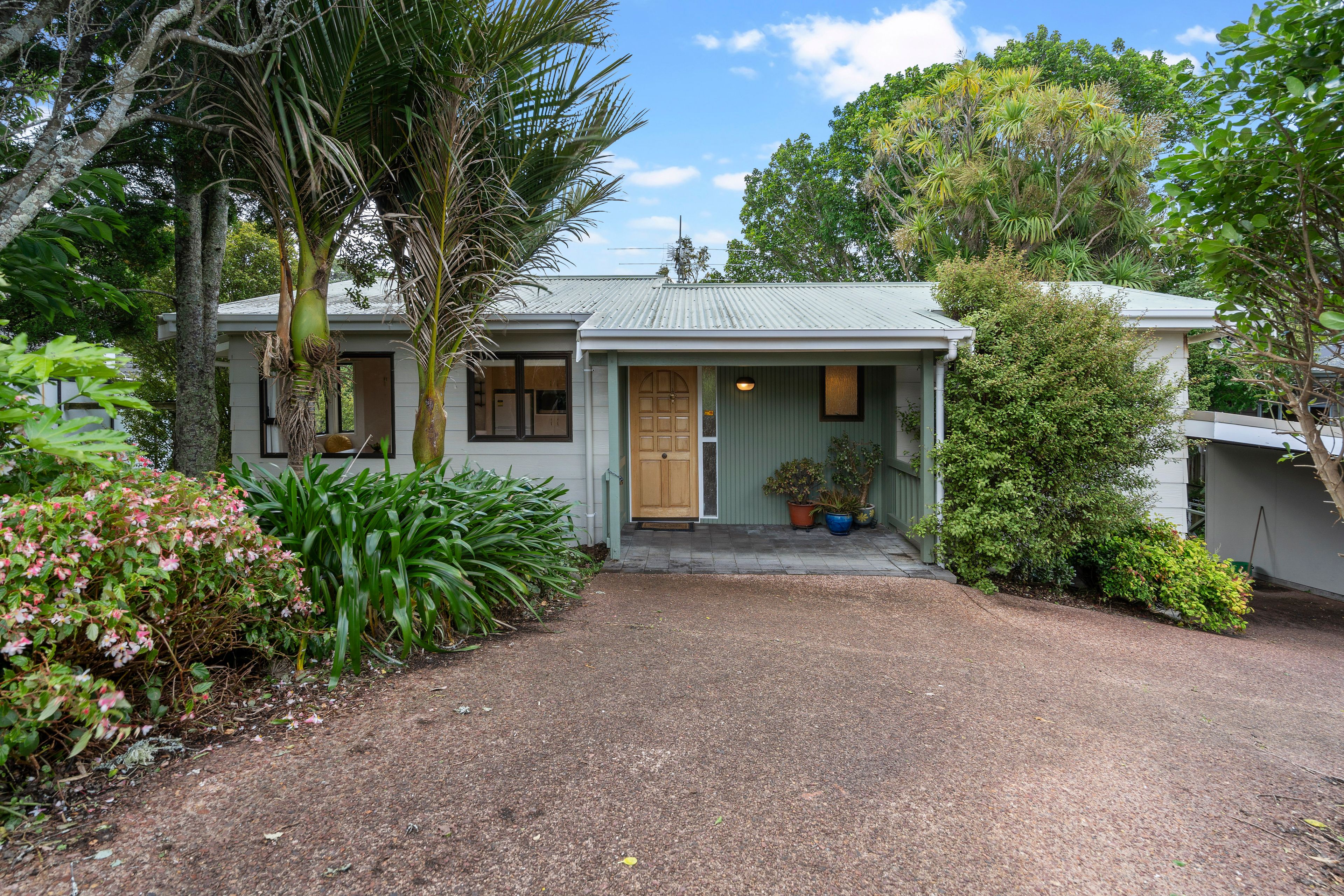 602 Blockhouse Bay Road, Blockhouse Bay, Auckland City 0600 Sold