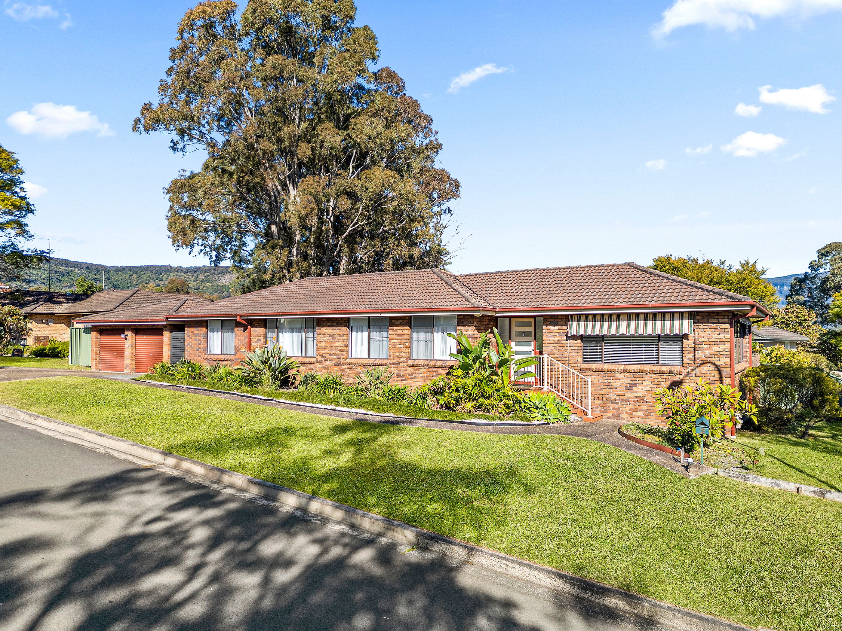2 Premier Drive, Albion Park, NSW 2527