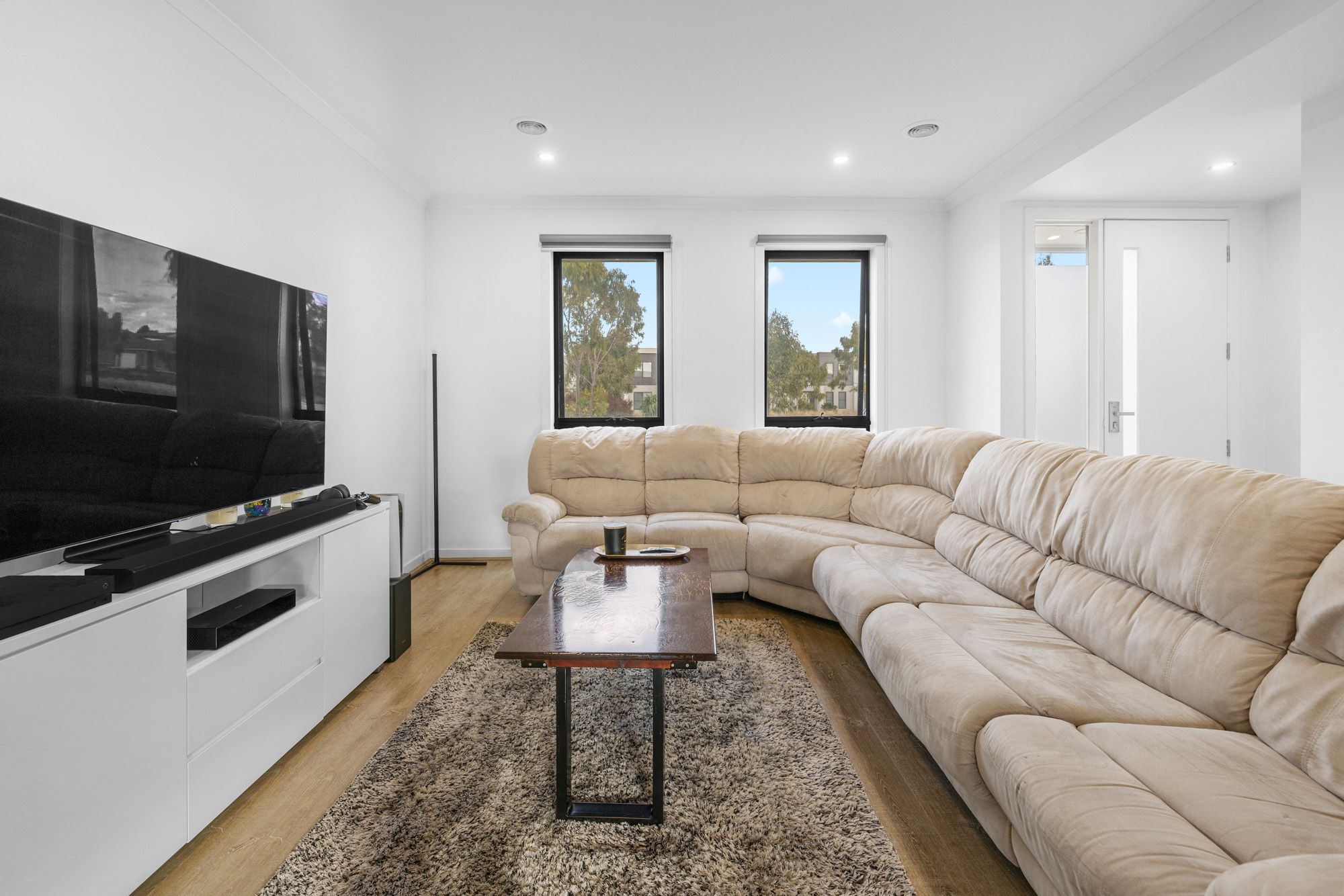 8 Nostrand Walk, Point Cook, VIC 3030