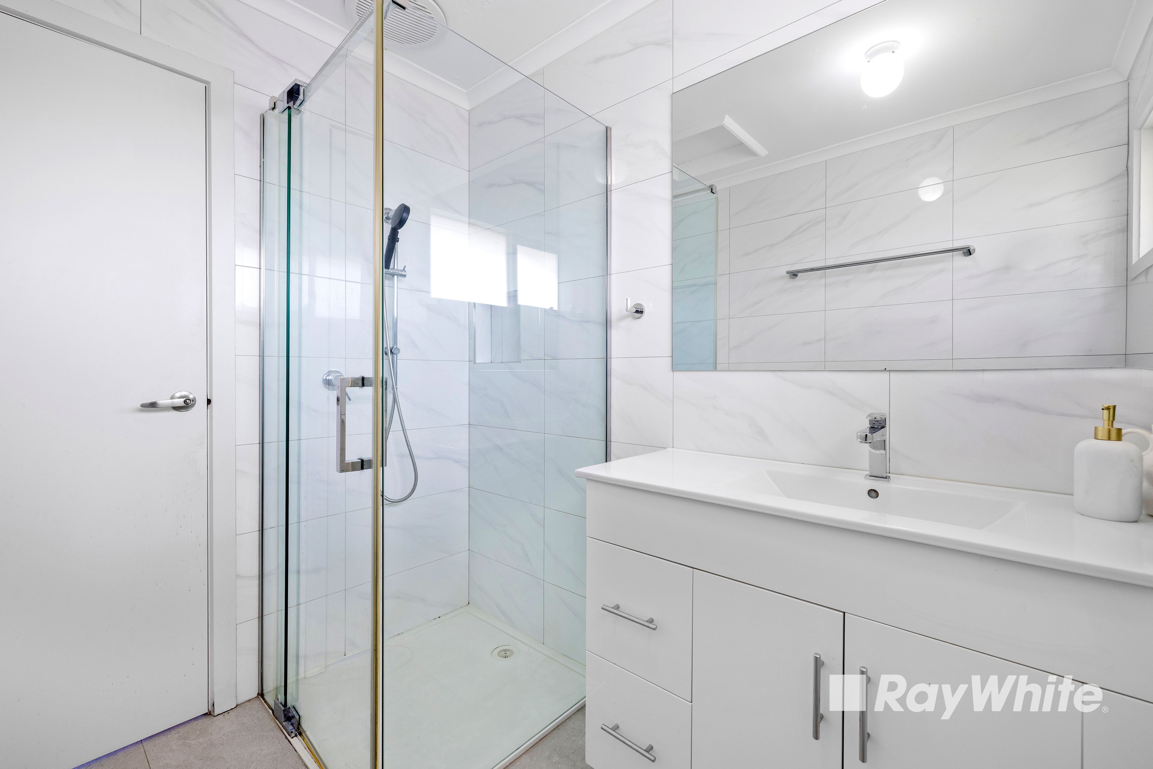84 Chalcot Drive — photo 16 of 22