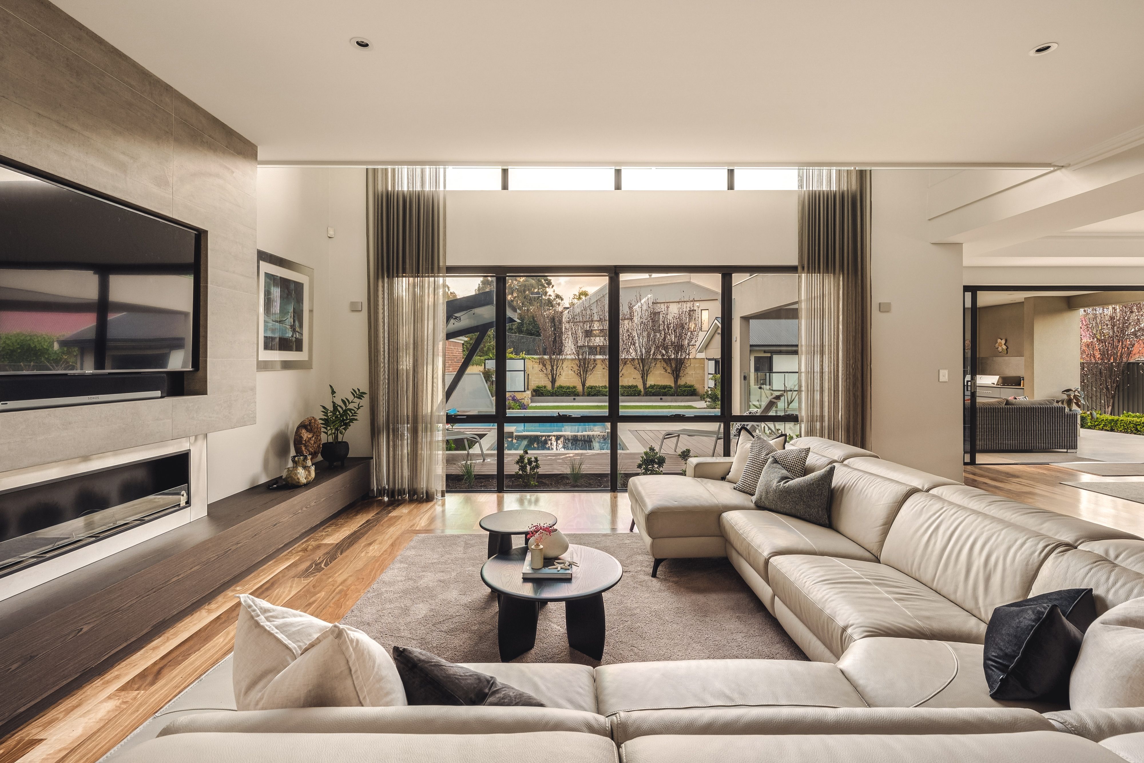 Riverside Luxury, Beautifully Bespoke! — photo 6 of 28