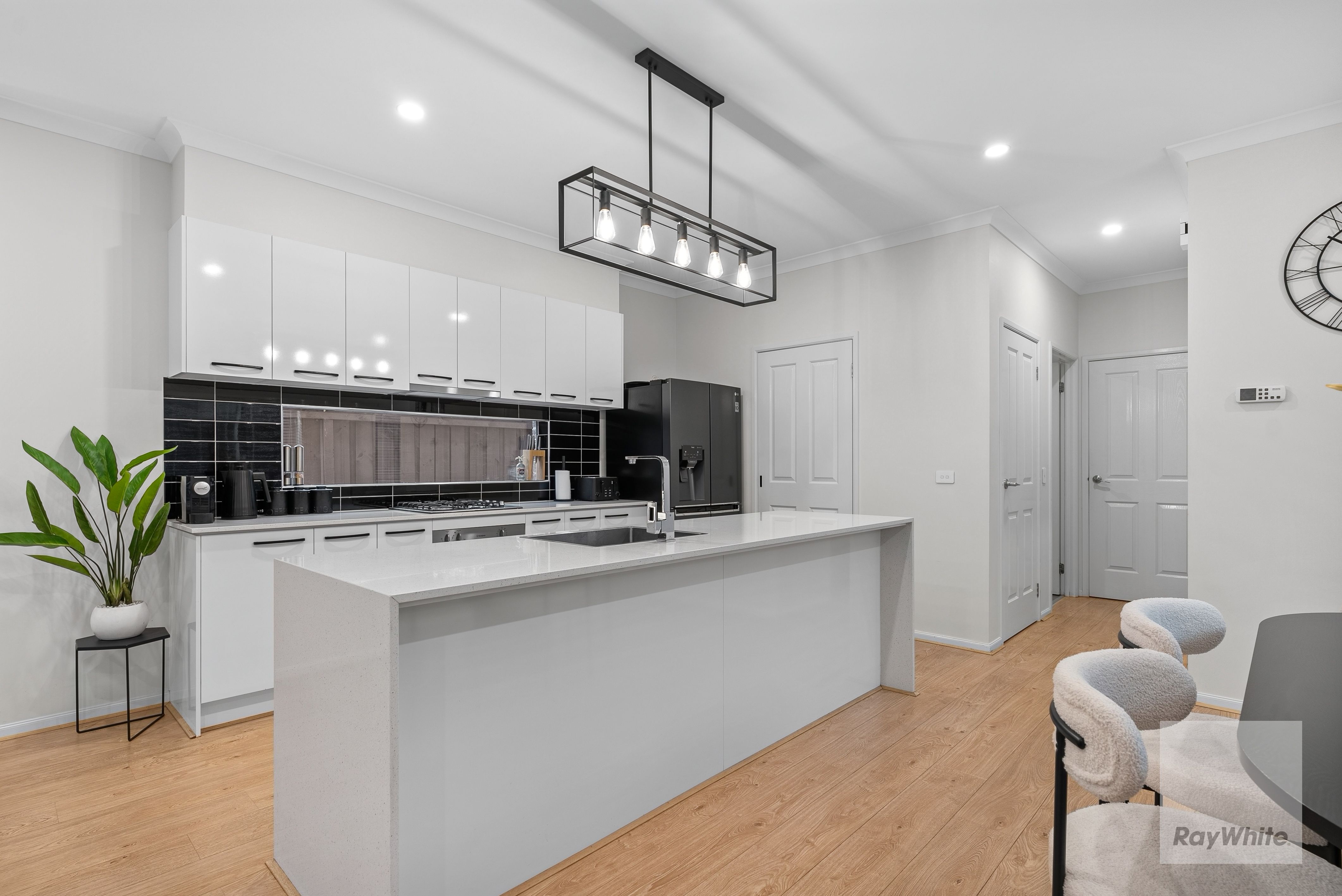 5 King Drive — photo 6 of 19