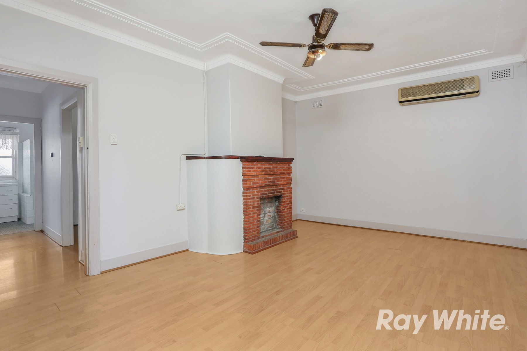 1/24 Paskin Street — photo 4 of 5