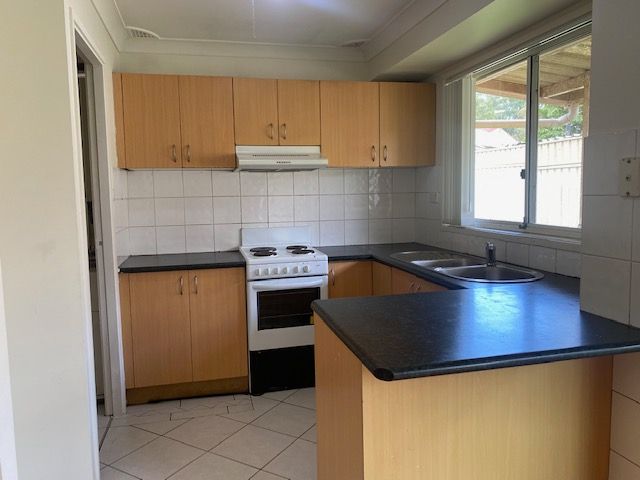 15b Geranium Avenue, Macquarie Fields, NSW 2564