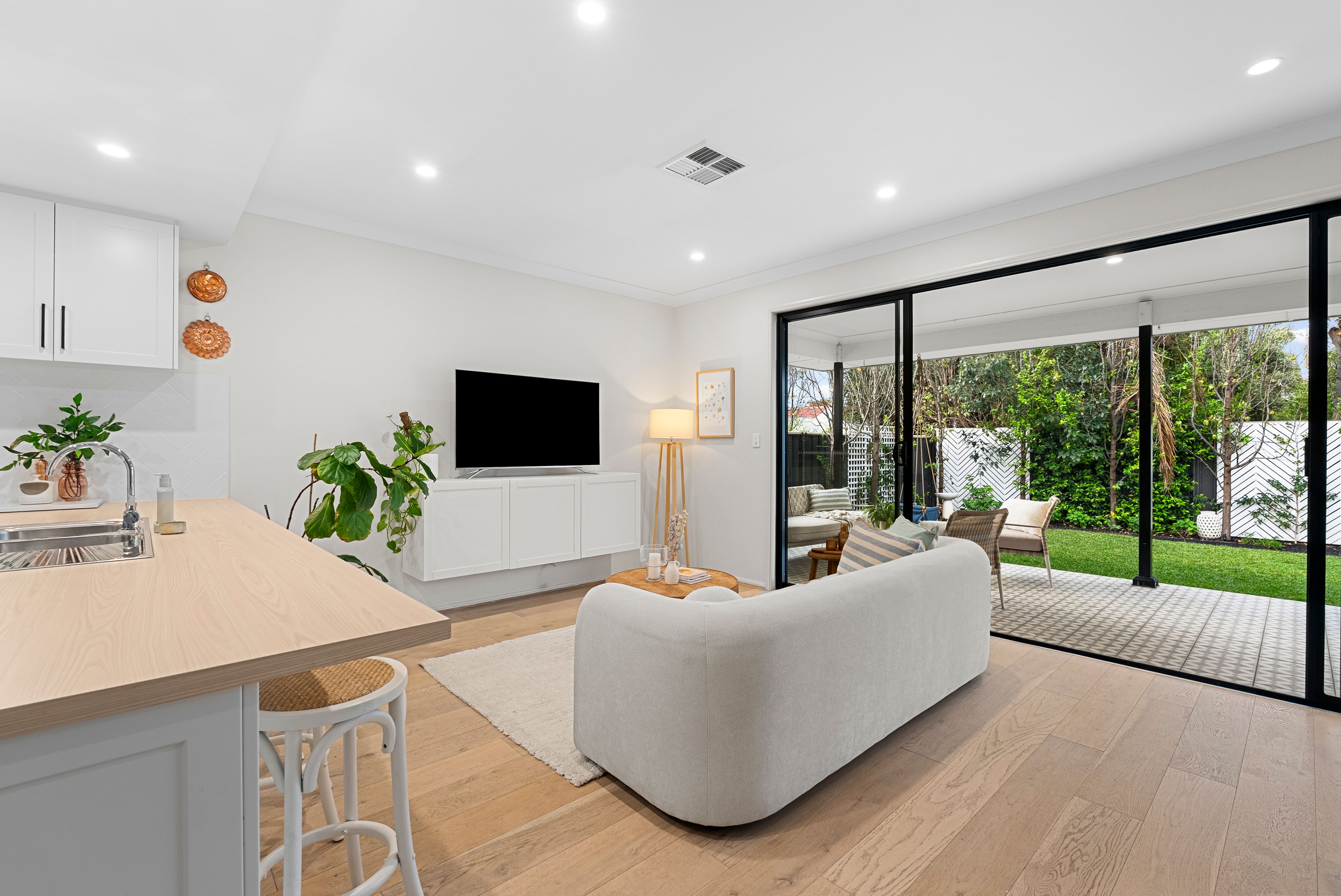 13A Fiscom Avenue — photo 8 of 23