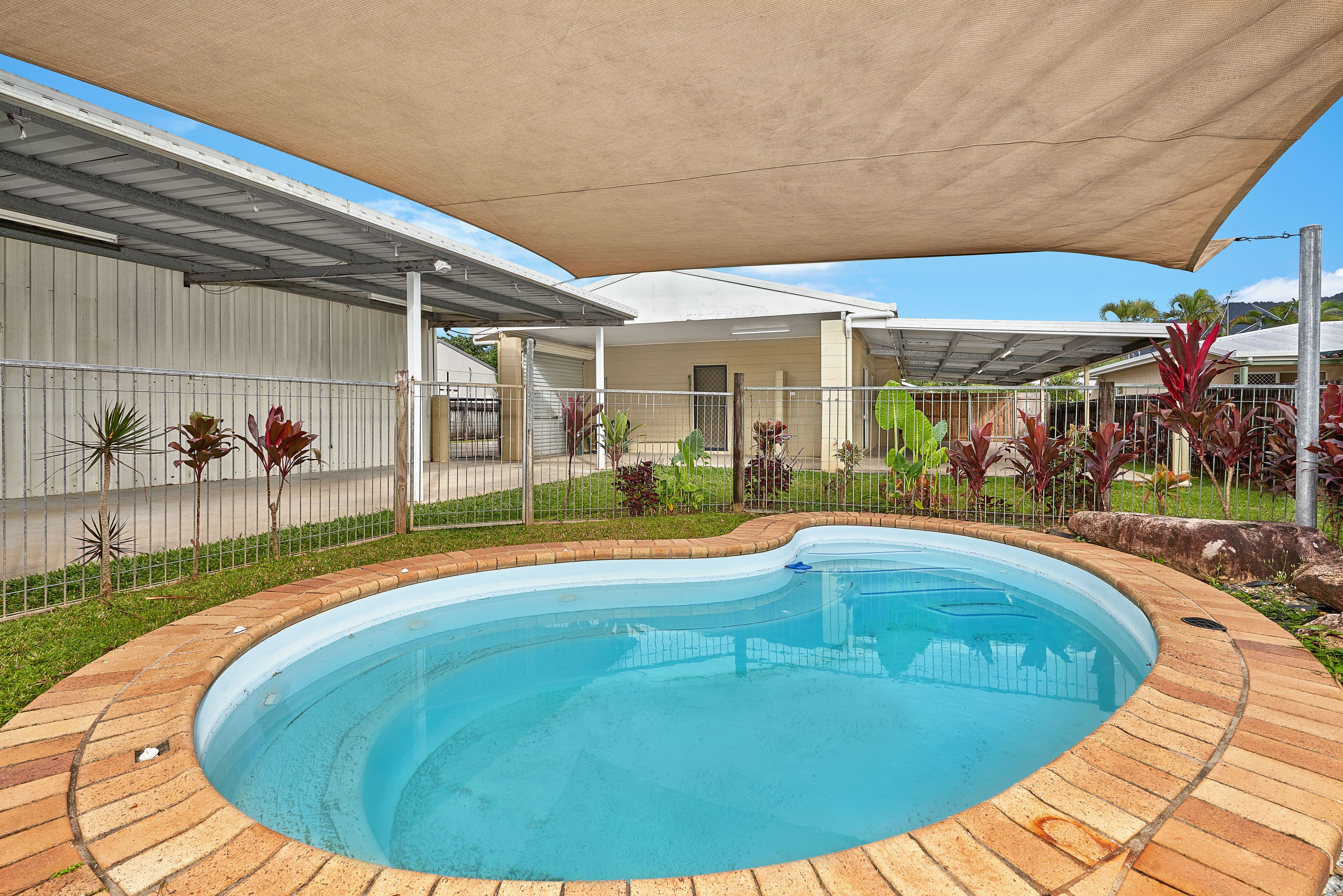77 Bathurst Drive, Bentley Park QLD 4869