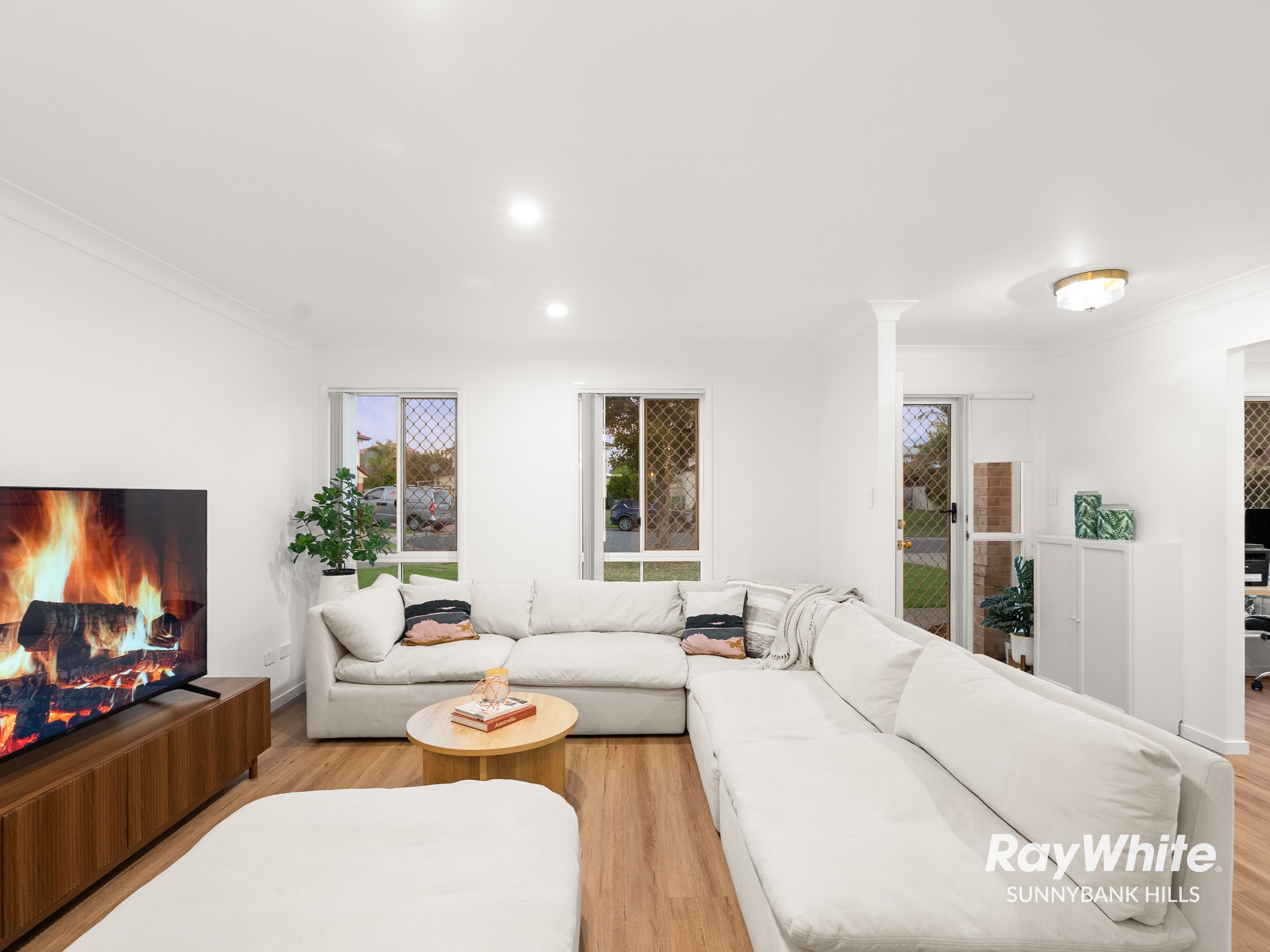 22 Cornell Close — photo 4 of 30