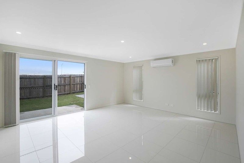 1/5 Mount Crosby Street, Park Ridge, QLD 4125