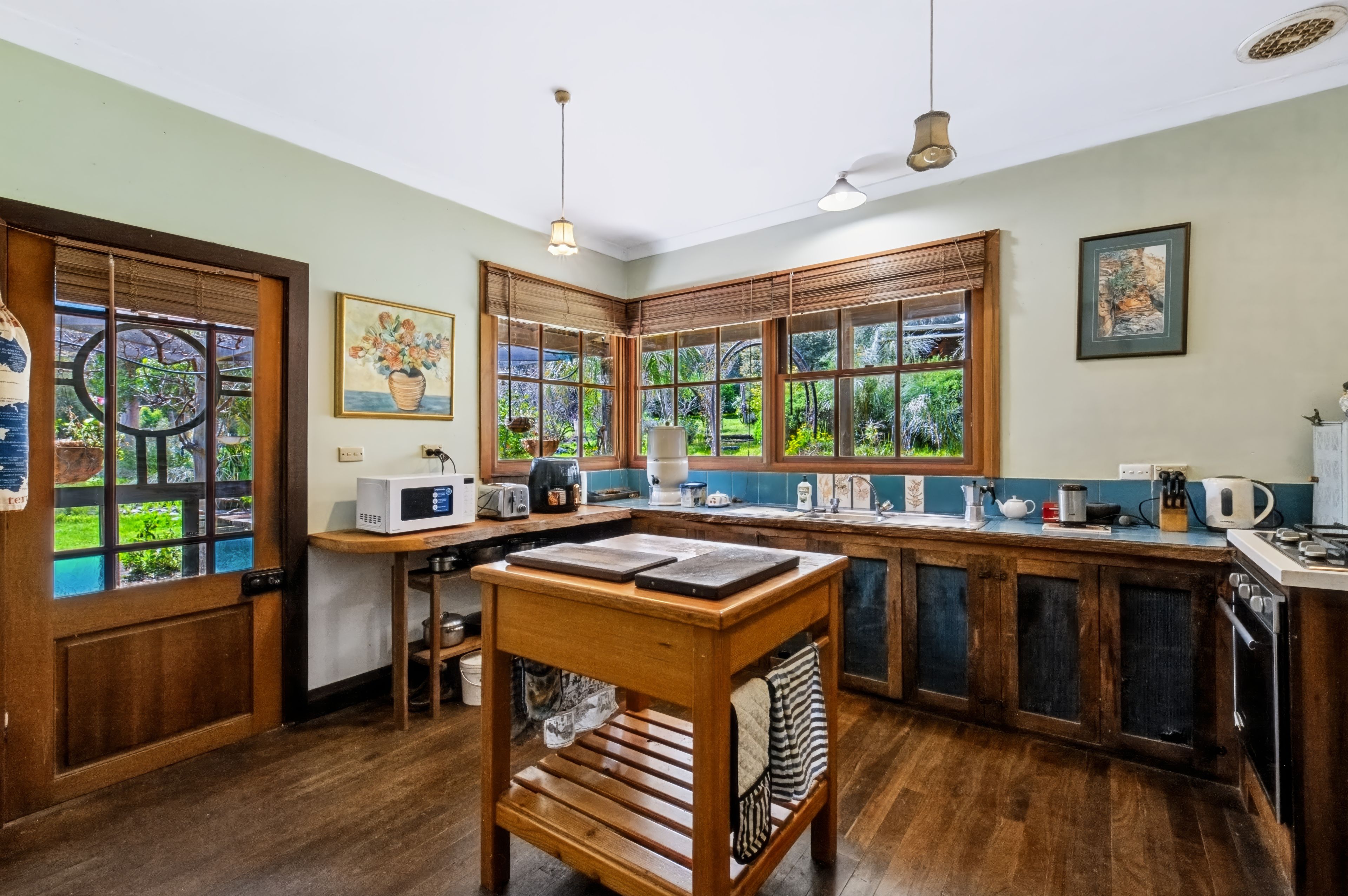 12 Walter Road — photo 3 of 27