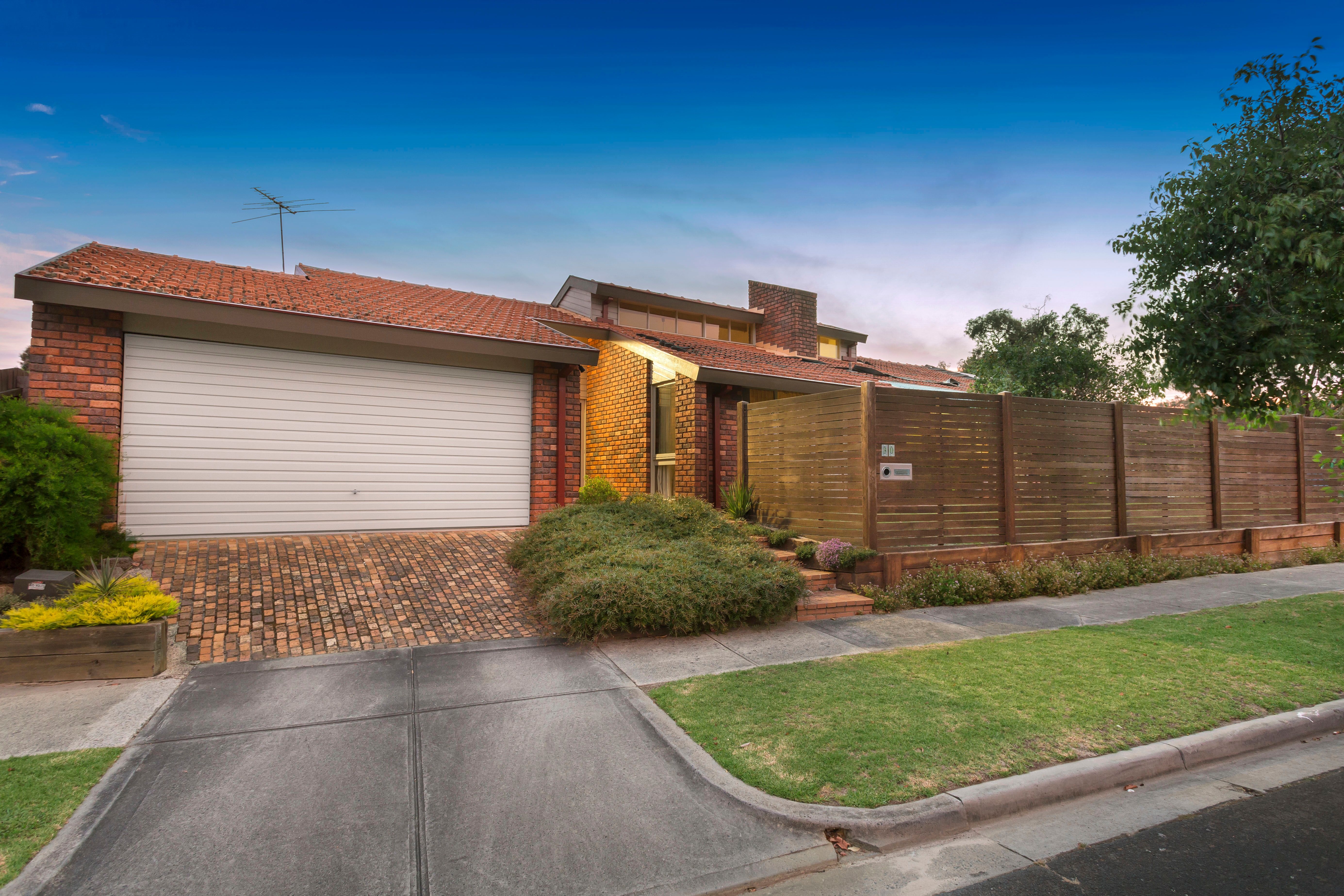 30 Raphael Crescent, Frankston VIC 3199
