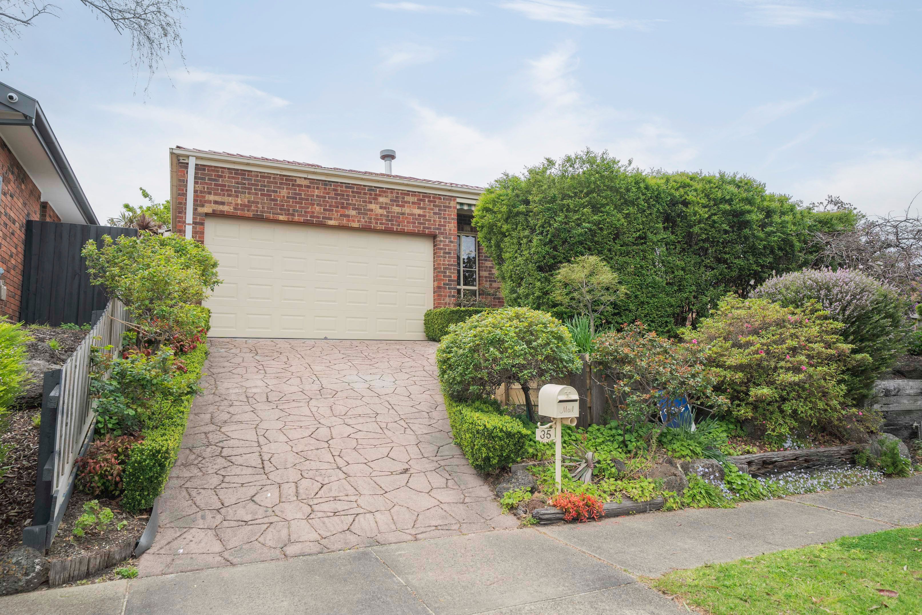 35 Lawrence Drive, Berwick, VIC 3806